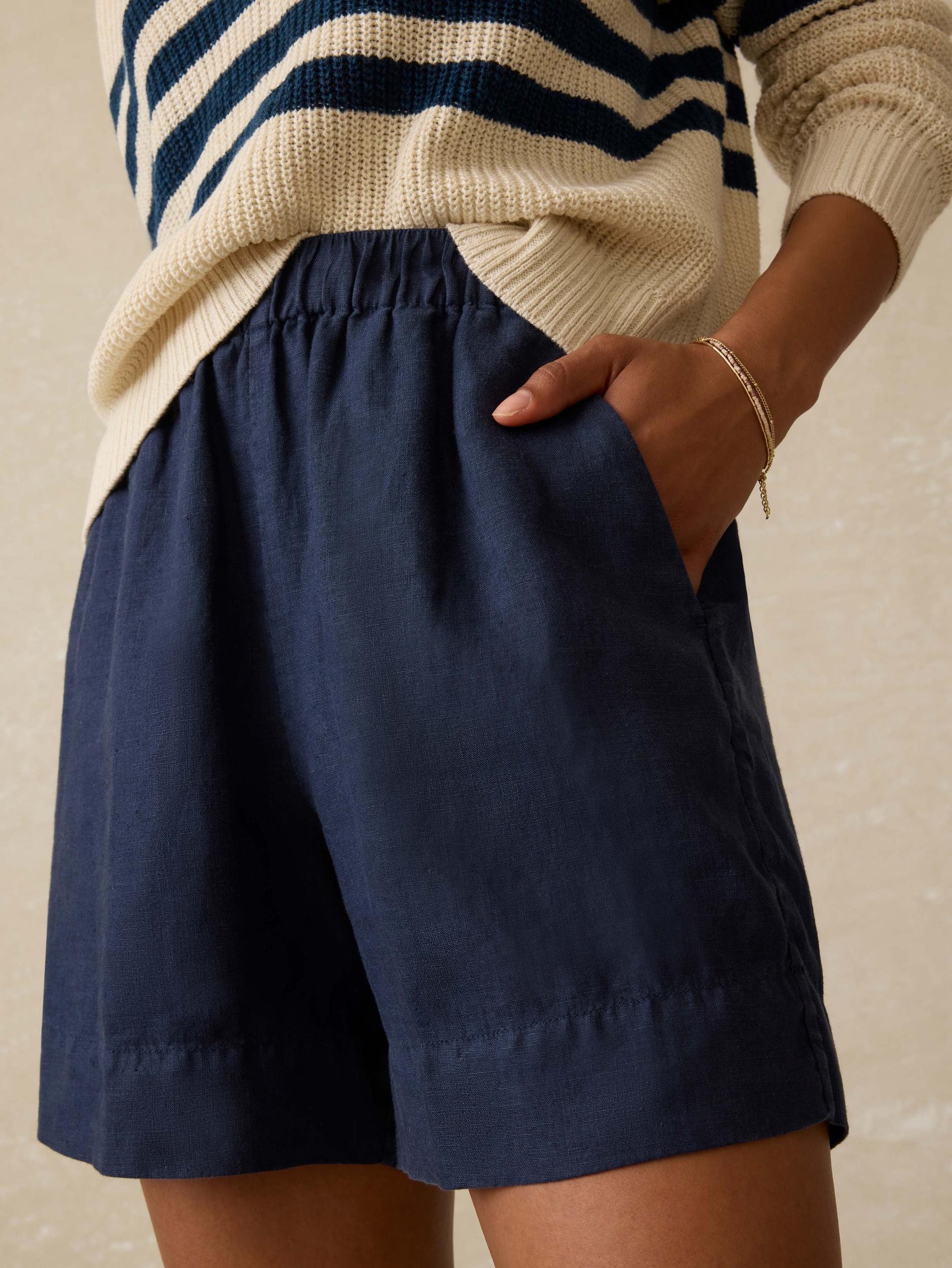 Laguna Linen Bayview Short - Navy Female Product Image