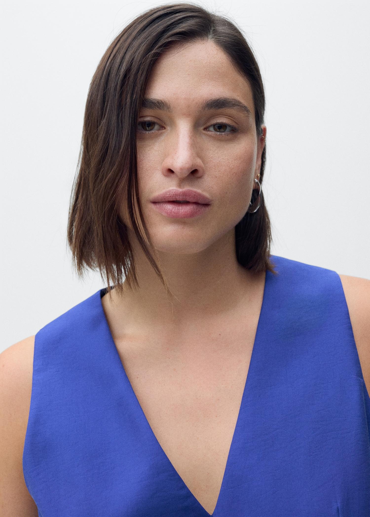 Modal V-neck top - Women | MANGO USA Product Image