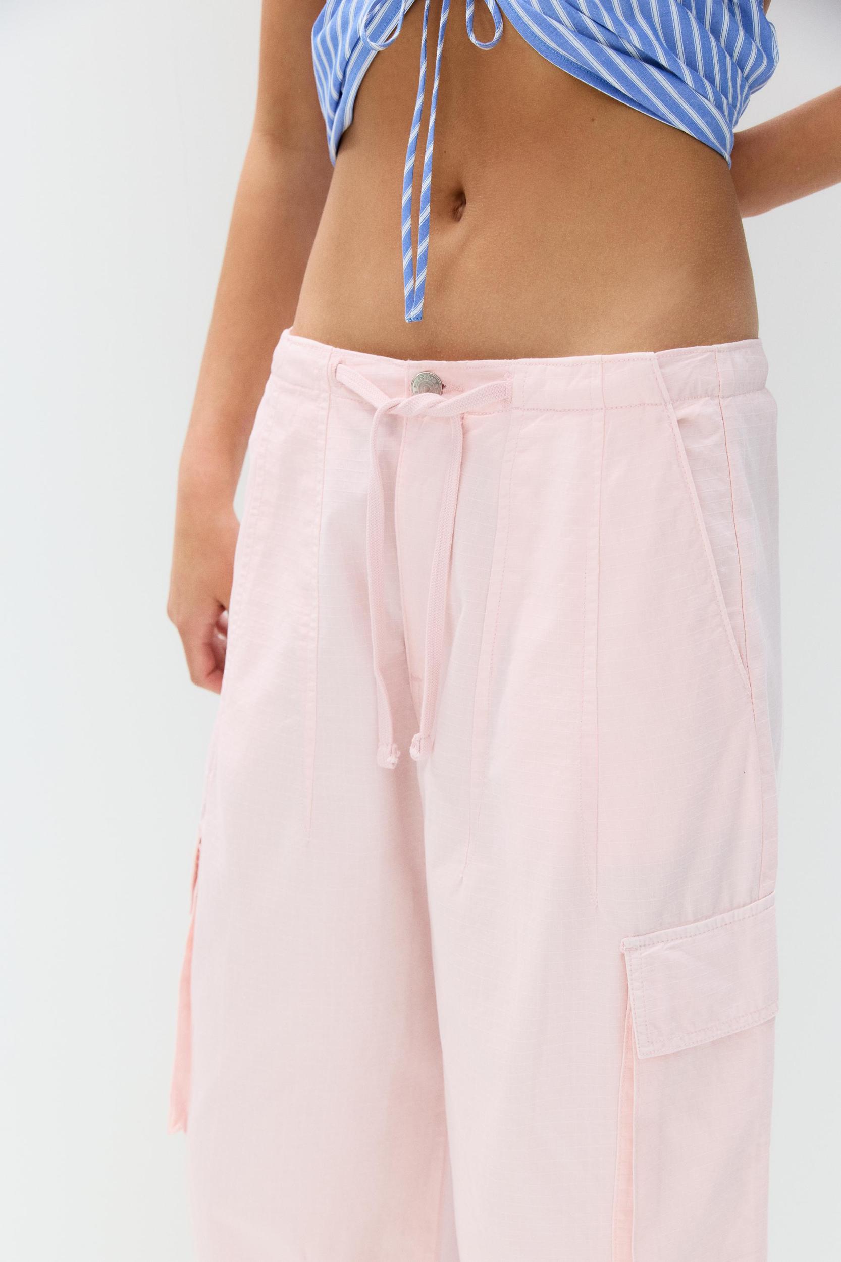 Technical balloon fit cargo pants Product Image