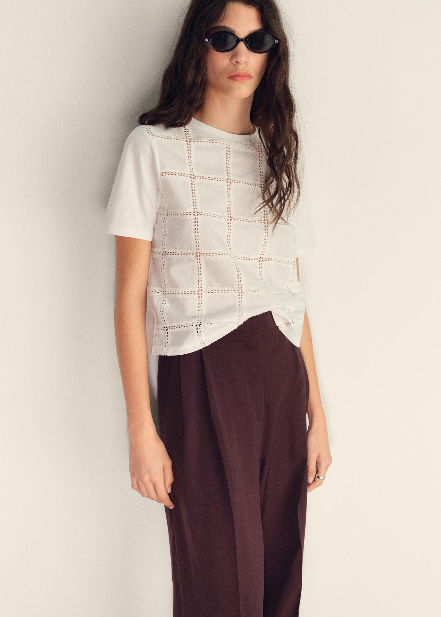 Embroidered detail T-shirt - Women | MANGO USA Product Image