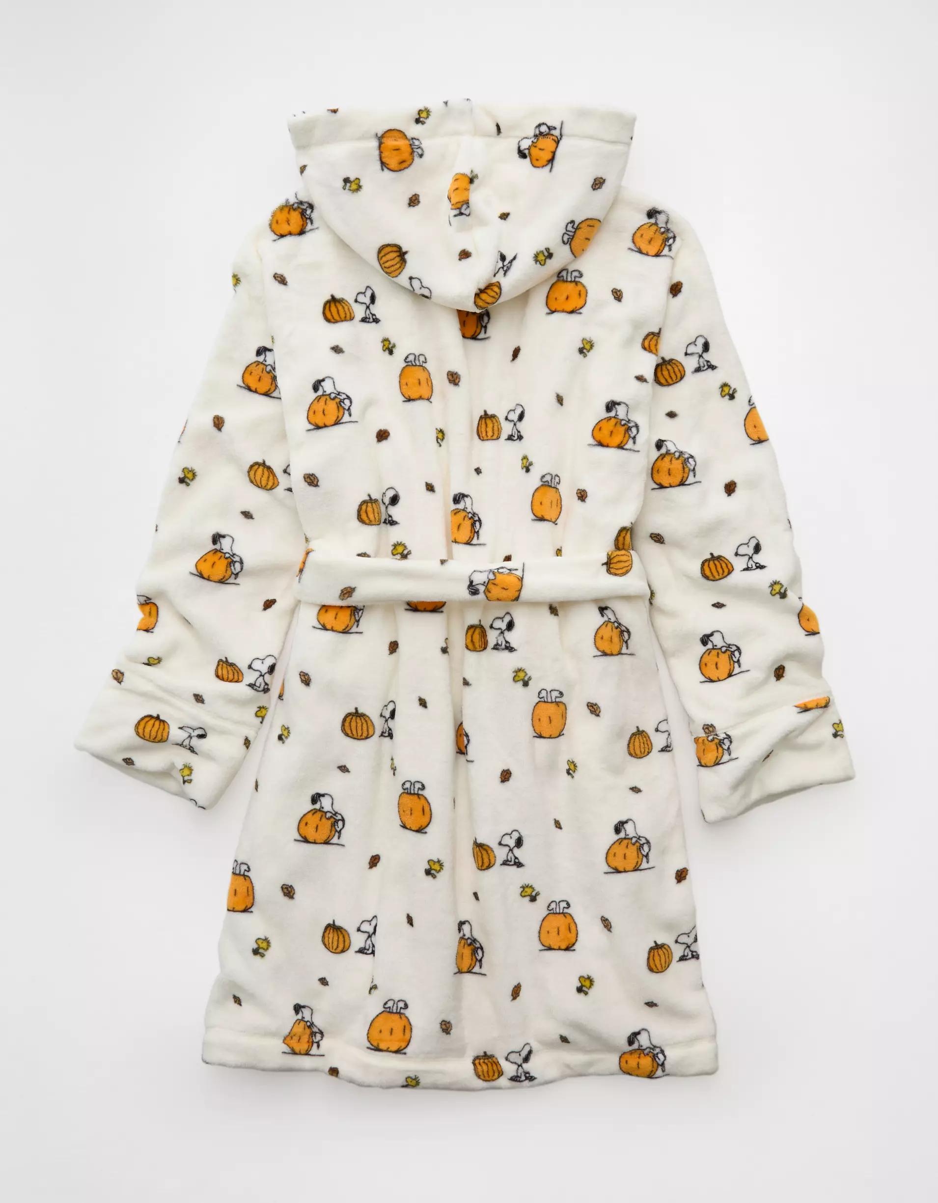 AE Snoopy Cozy Bath Robe Product Image