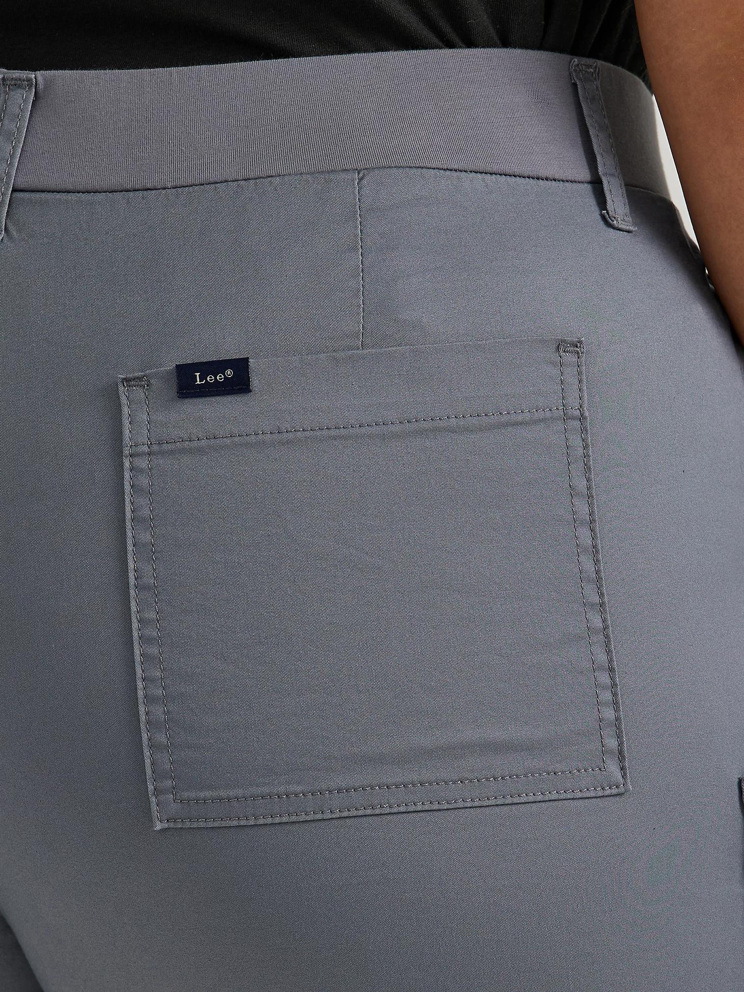 Women's Ultra Lux Comfort with Flex-to-Go Relaxed Fit Cargo Short (Plus) | Women's Shorts | Lee® Product Image