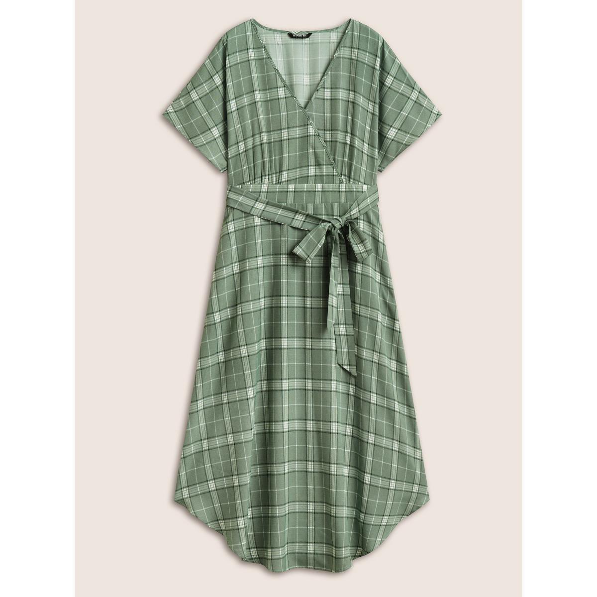 Plus Size Plaid Surplice Neck Pocket Curved Hem Dress Green Women Casual Non Overlap Collar Short sleeve Curvy Midi Dress BloomChic 26/4X Product Image