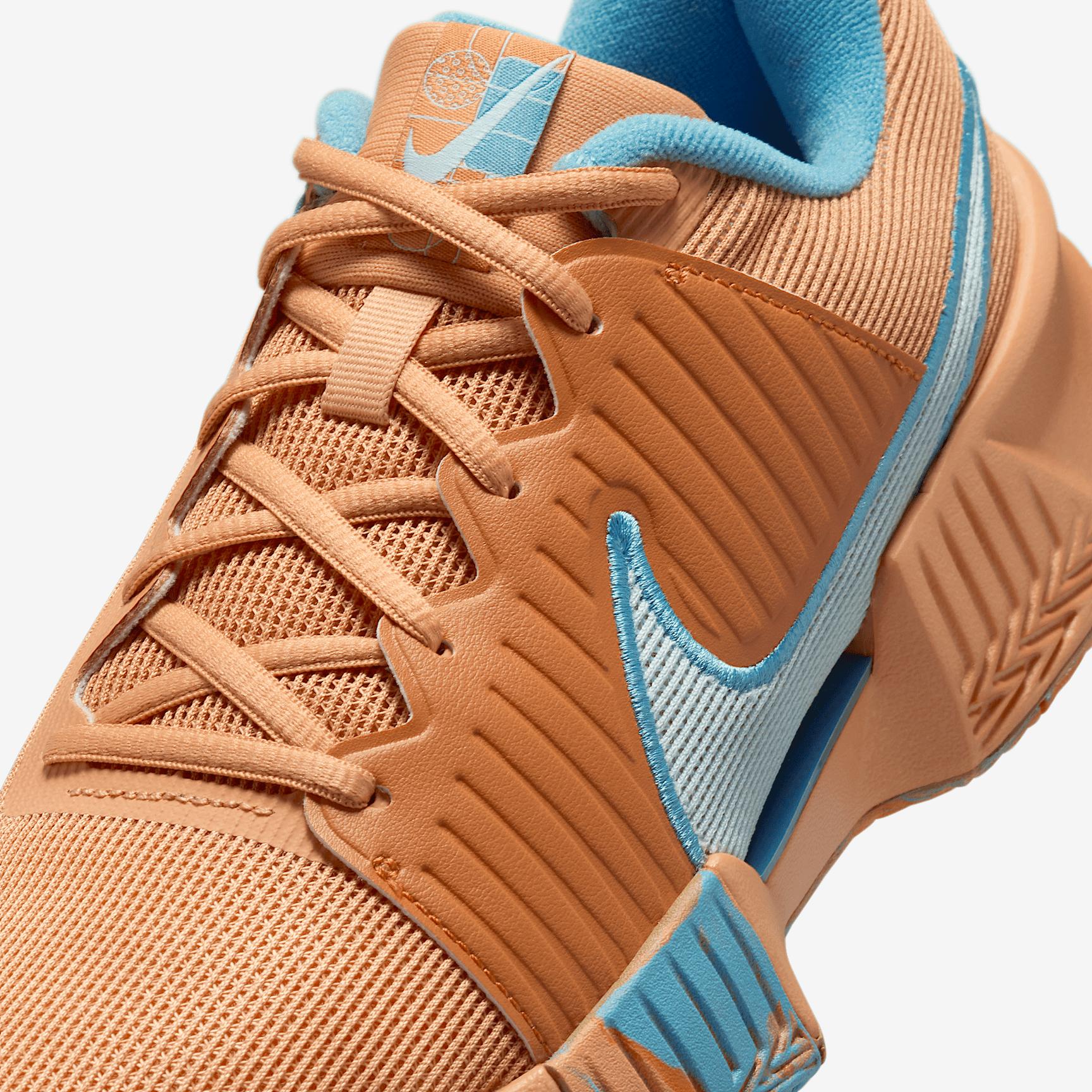 Nike Women's Zoom Challenge Pickleball Shoes Product Image