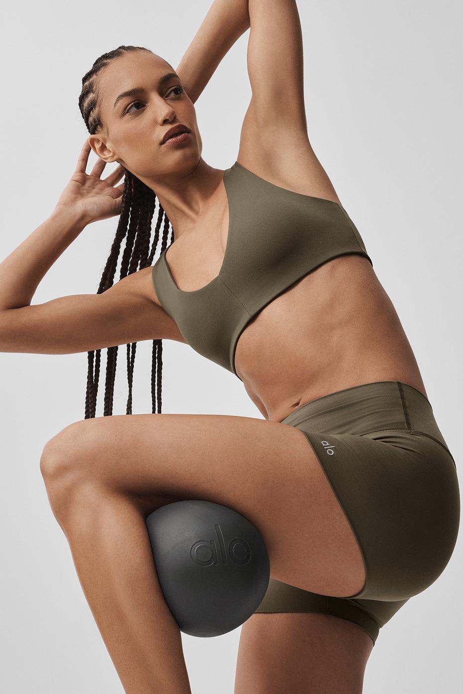 3" ALO Softsculpt High-Waist Precision Short - Olive Tree Product Image