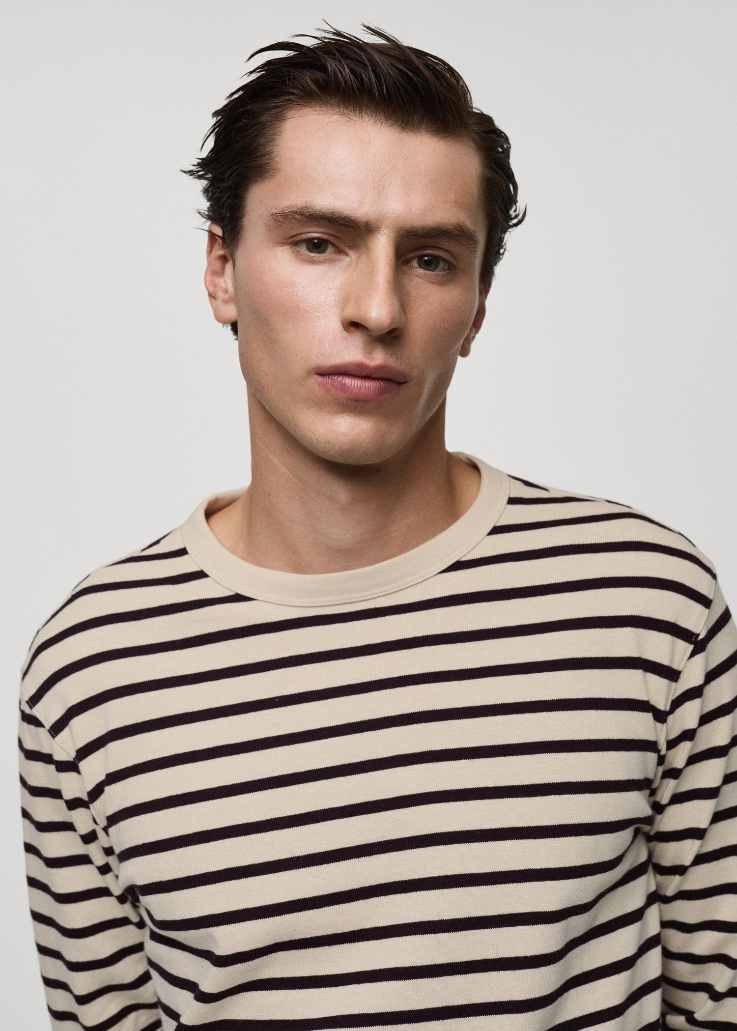 Striped 100% cotton t-shirt - Men | MANGO USA Product Image