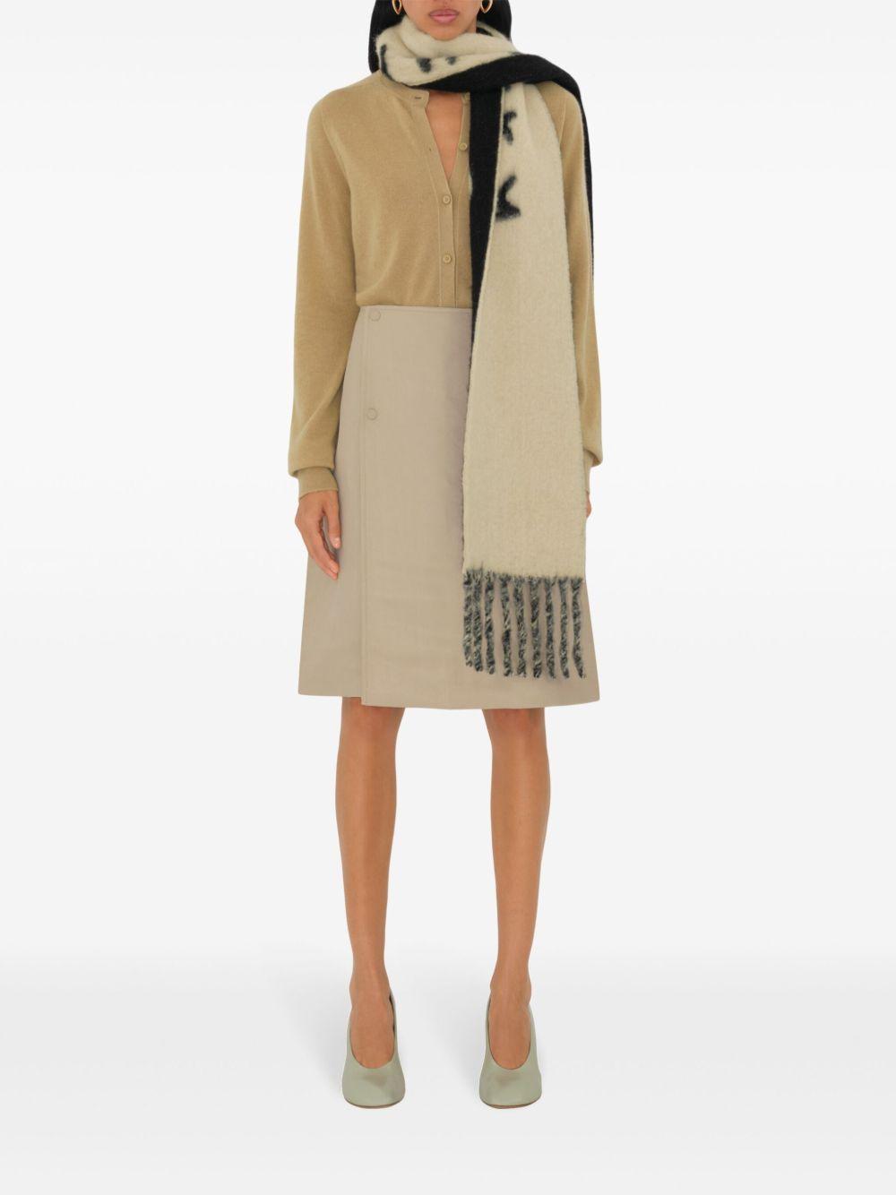 logo-intarsia reversible scarf Product Image