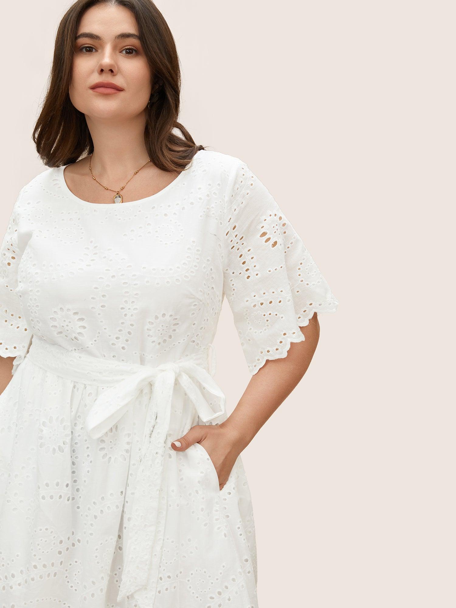 Broderie Anglaise Ruffle Sleeve Ties Dress Female Product Image