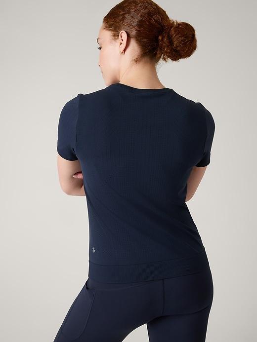 In Motion Seamless Tee Product Image