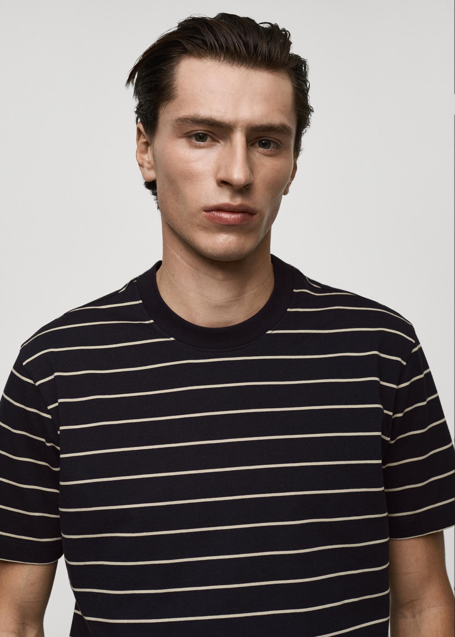 100% cotton striped t-shirt - Men | MANGO USA Product Image