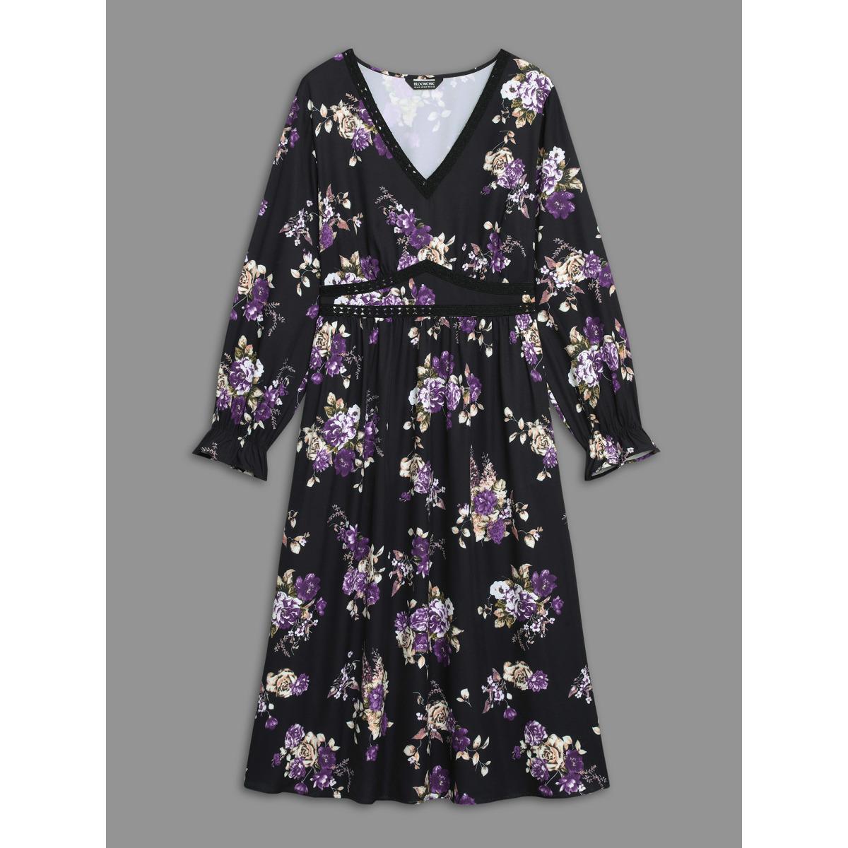 Plus Size V-Neck Floral Bust Defining Lace Dress Black Women Elegant Woven ribbon&lace trim V-neck Long Sleeve Curvy BloomChic 14-16/1X Product Image