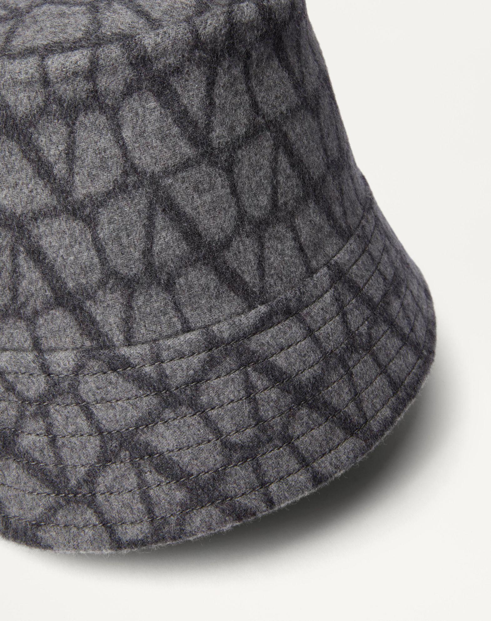 Toile Iconographe Reversible Bucket Hat Product Image