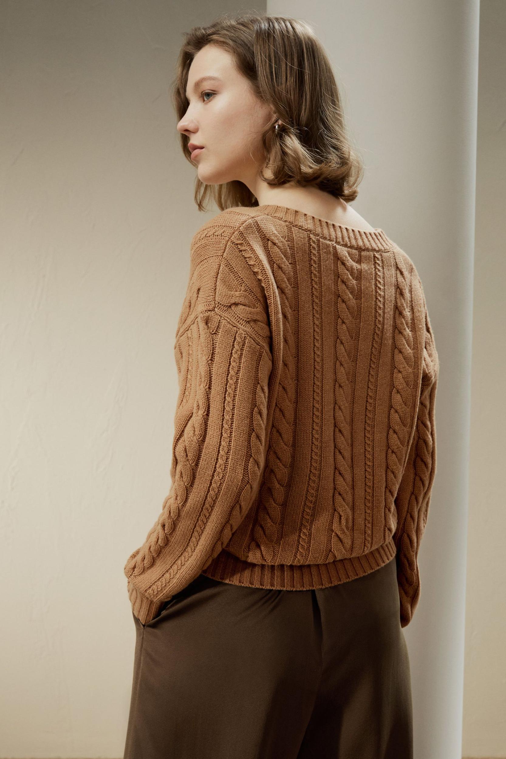 Cable-Knit Wool-Cashmere Blend Sweater Product Image