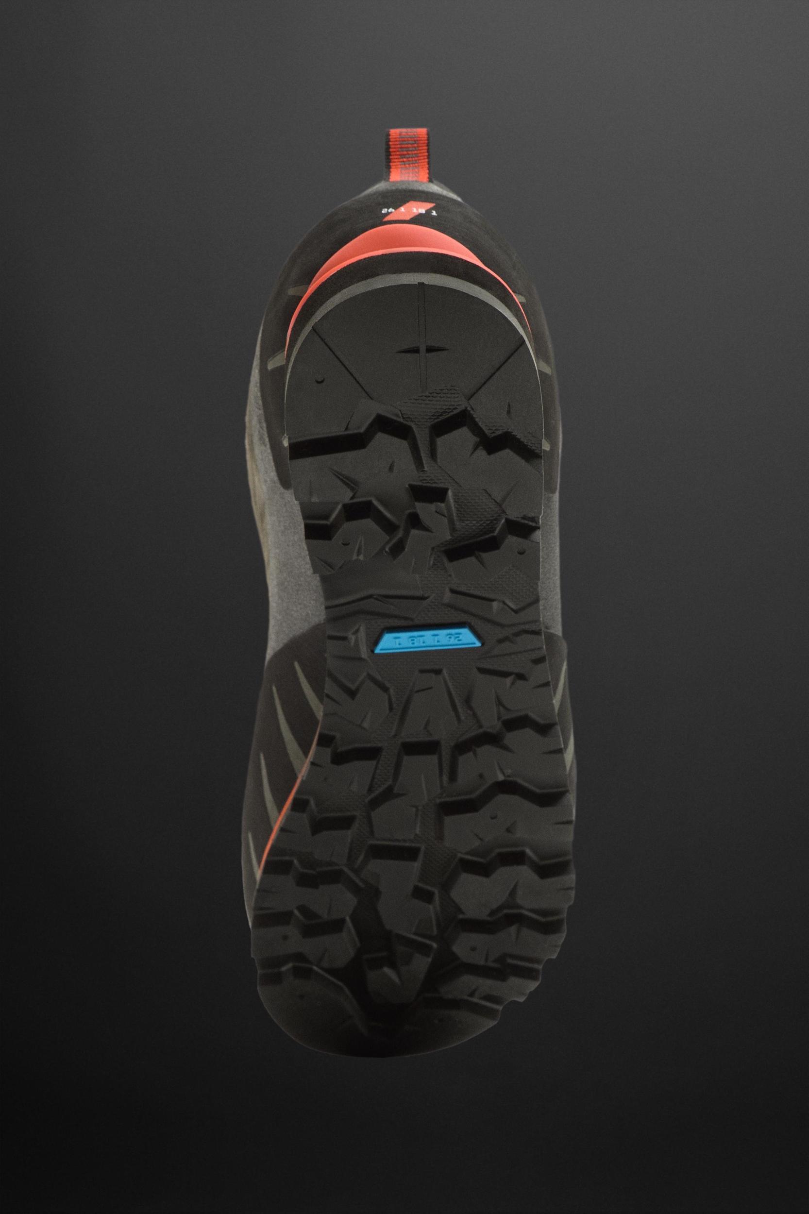 HIKING SHOES Product Image