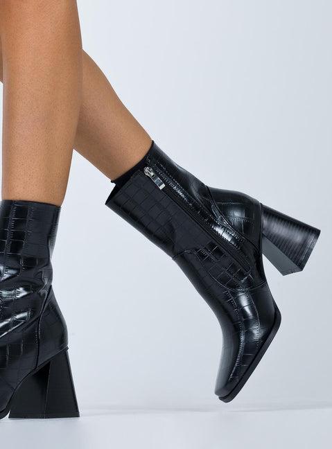 Michelle Boots Black Product Image