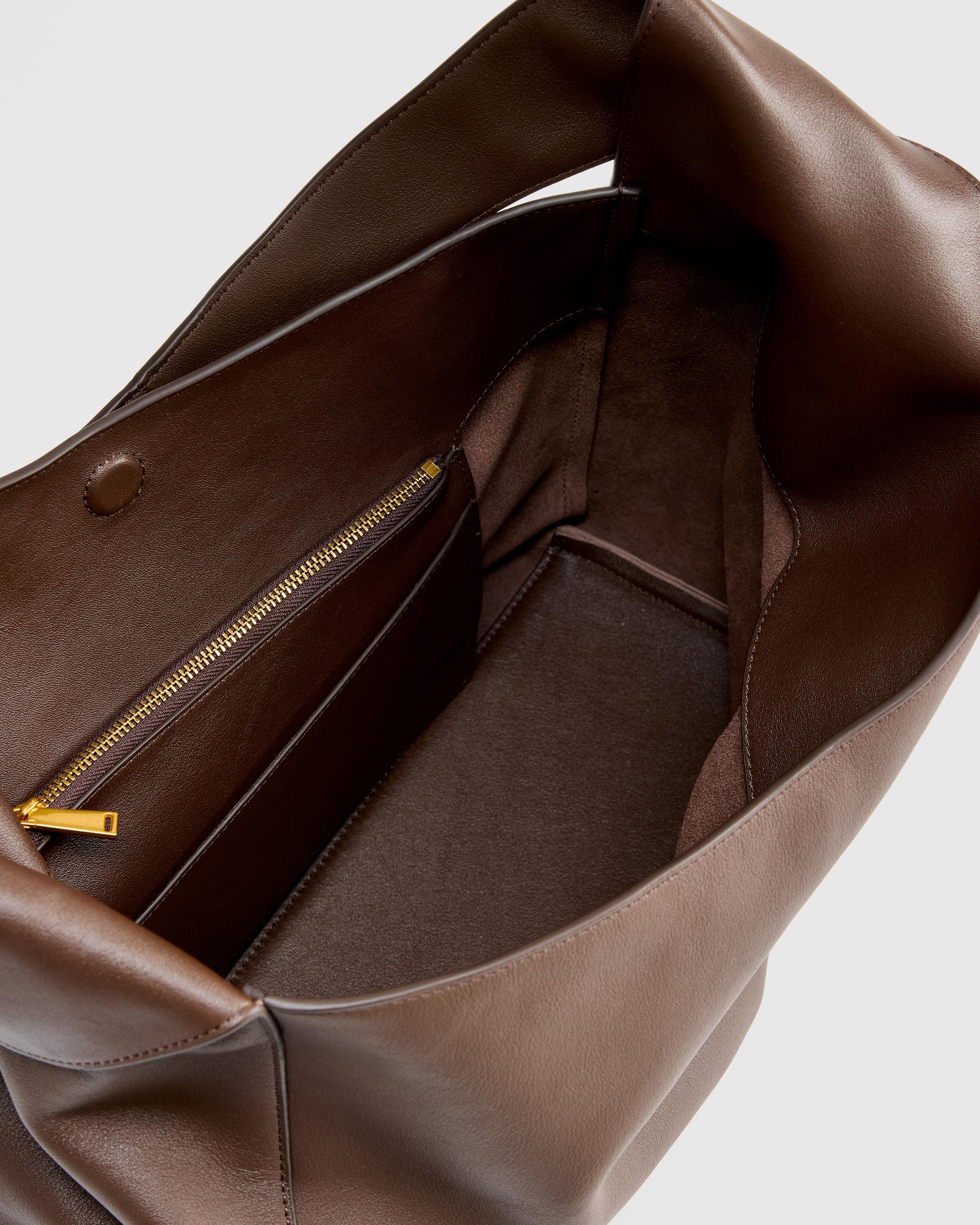 Quince | Women's Italian Leather Slouchy Shoulder Bag Product Image