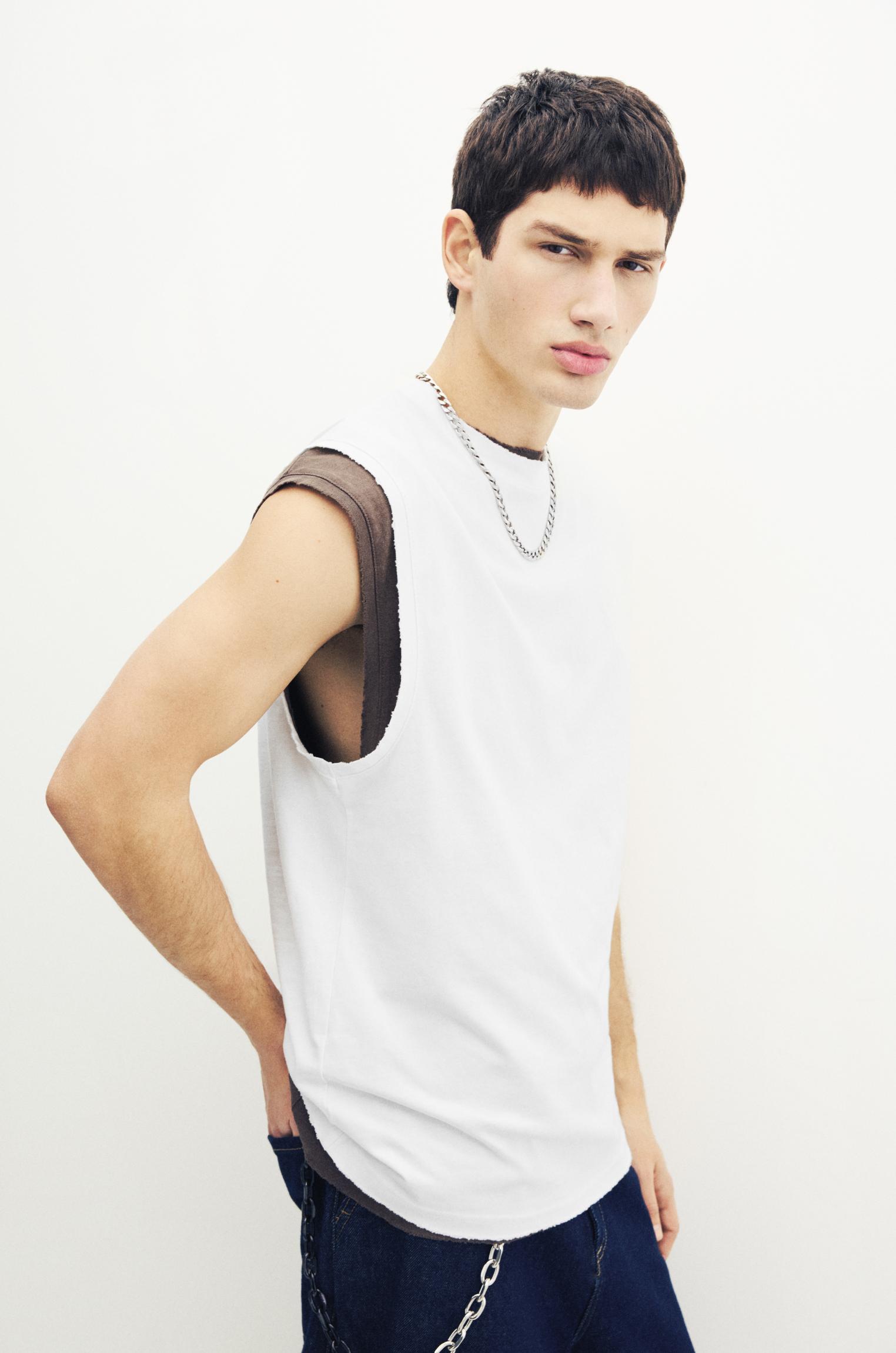 Washed sleeveless T-shirt Product Image