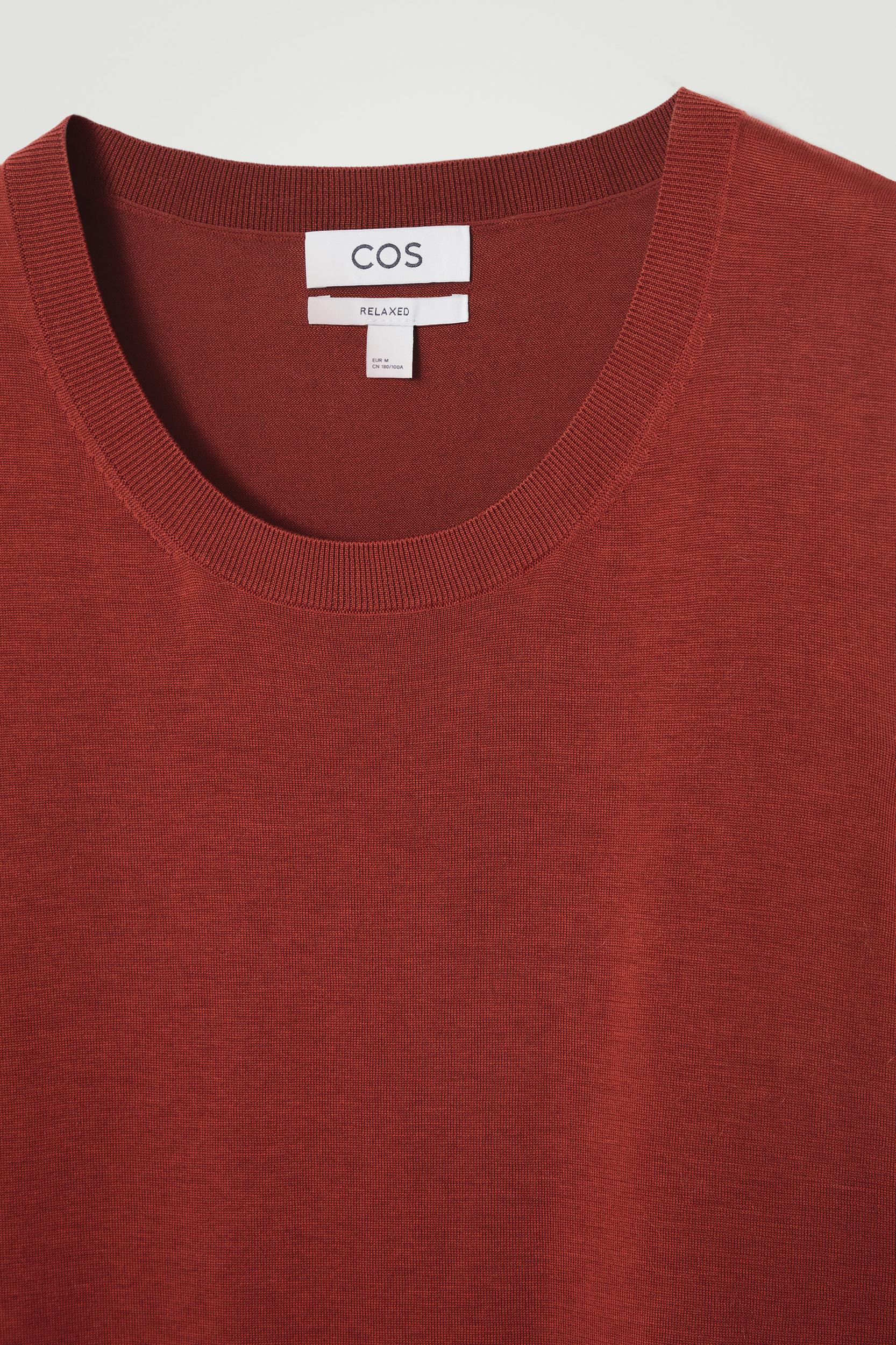 RELAXED KNITTED SILK VEST Product Image