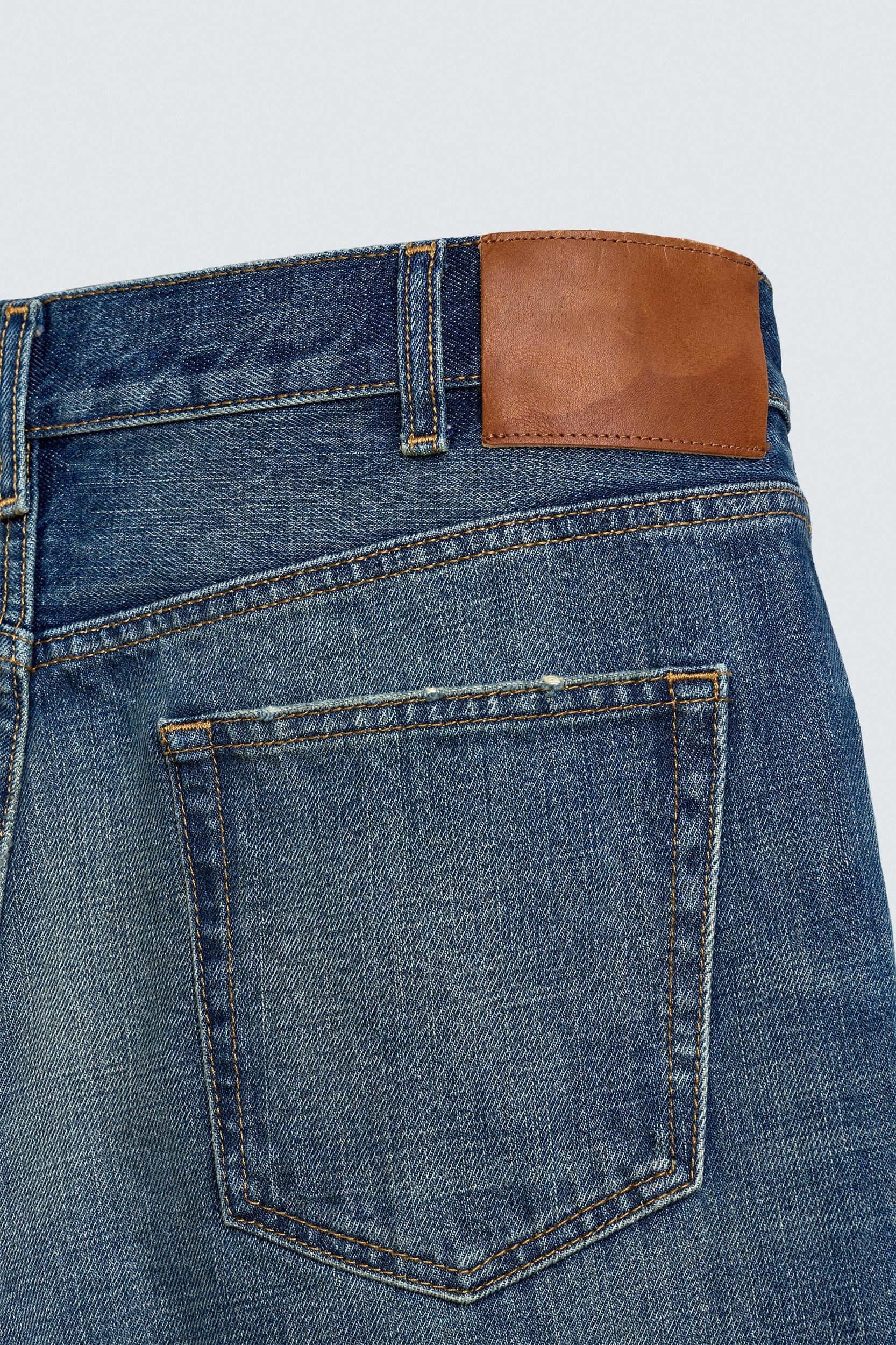 FLARE FIT JEANS Product Image