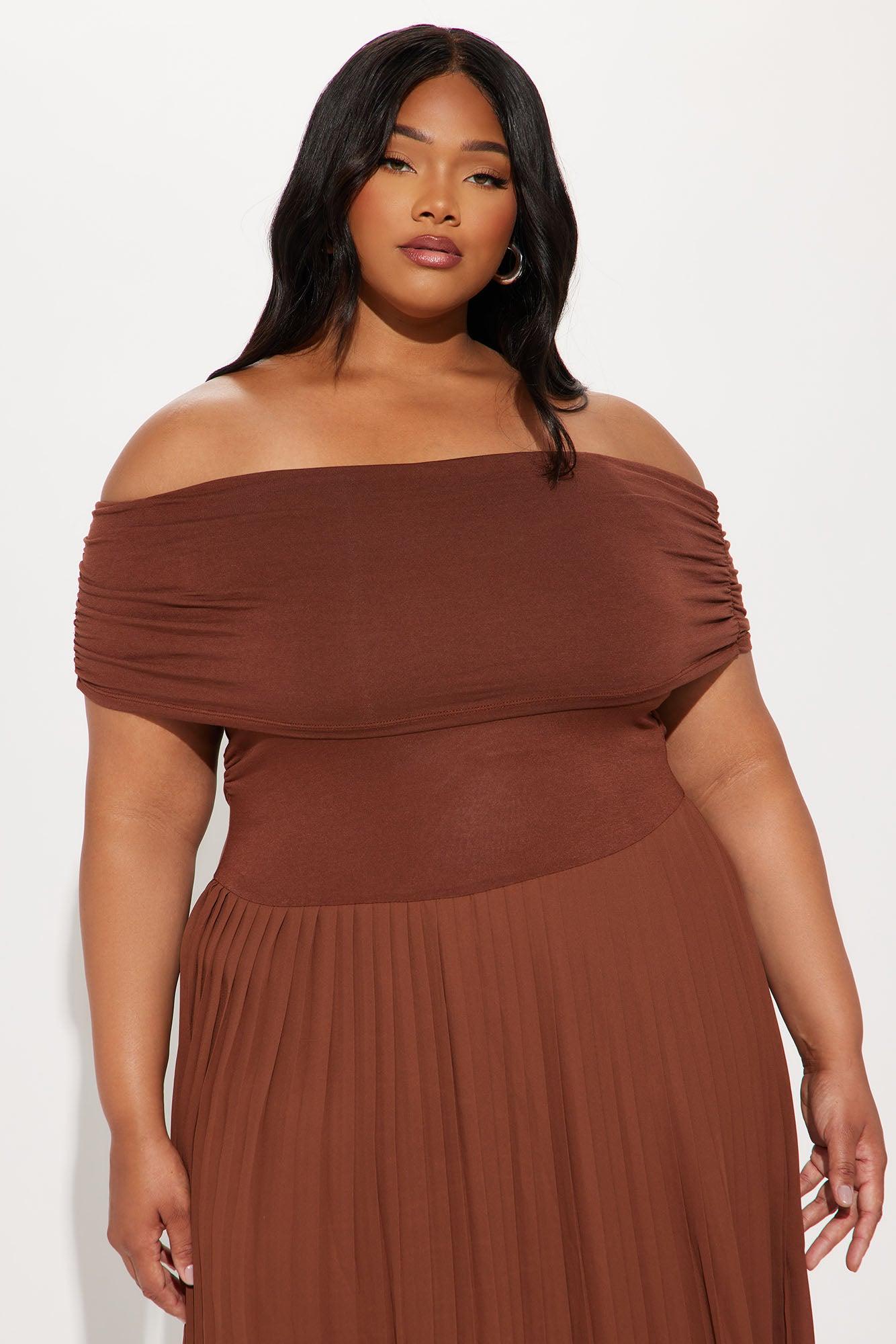 Mackenzie Pleated Maxi Dress - Chocolate Product Image