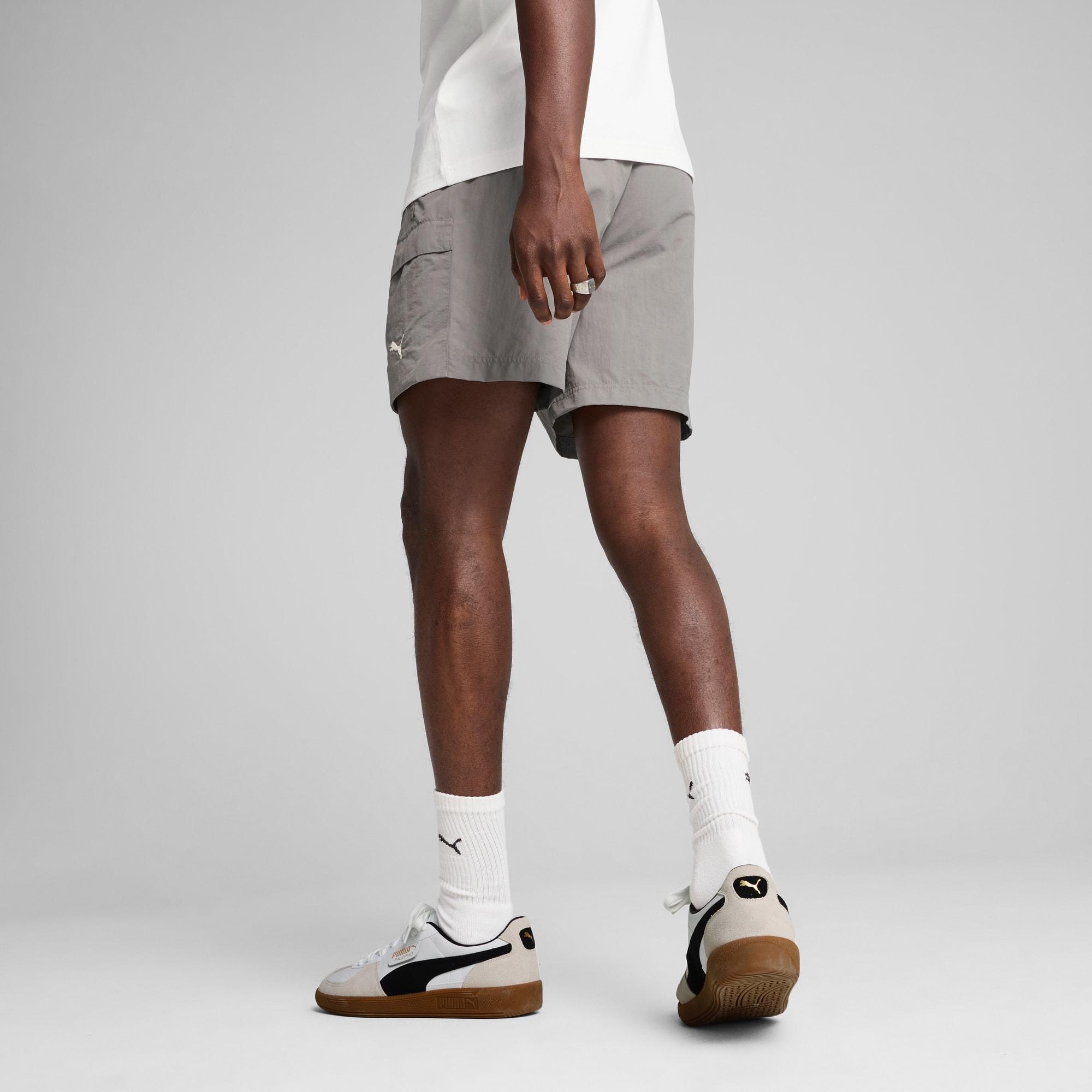 WARDROBE ESSENTIALS Men's Relaxed 6" Cargo Shorts Product Image