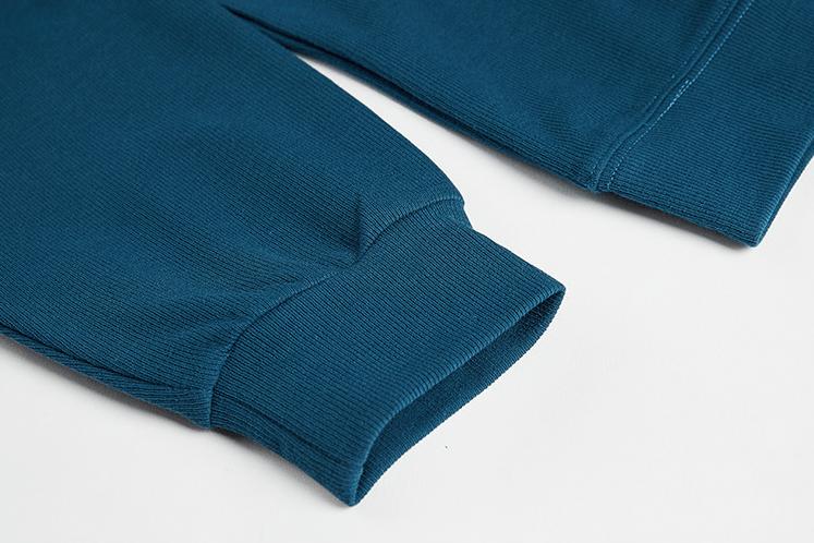 RT No. 3204 ROUND NECK SWEATER Product Image