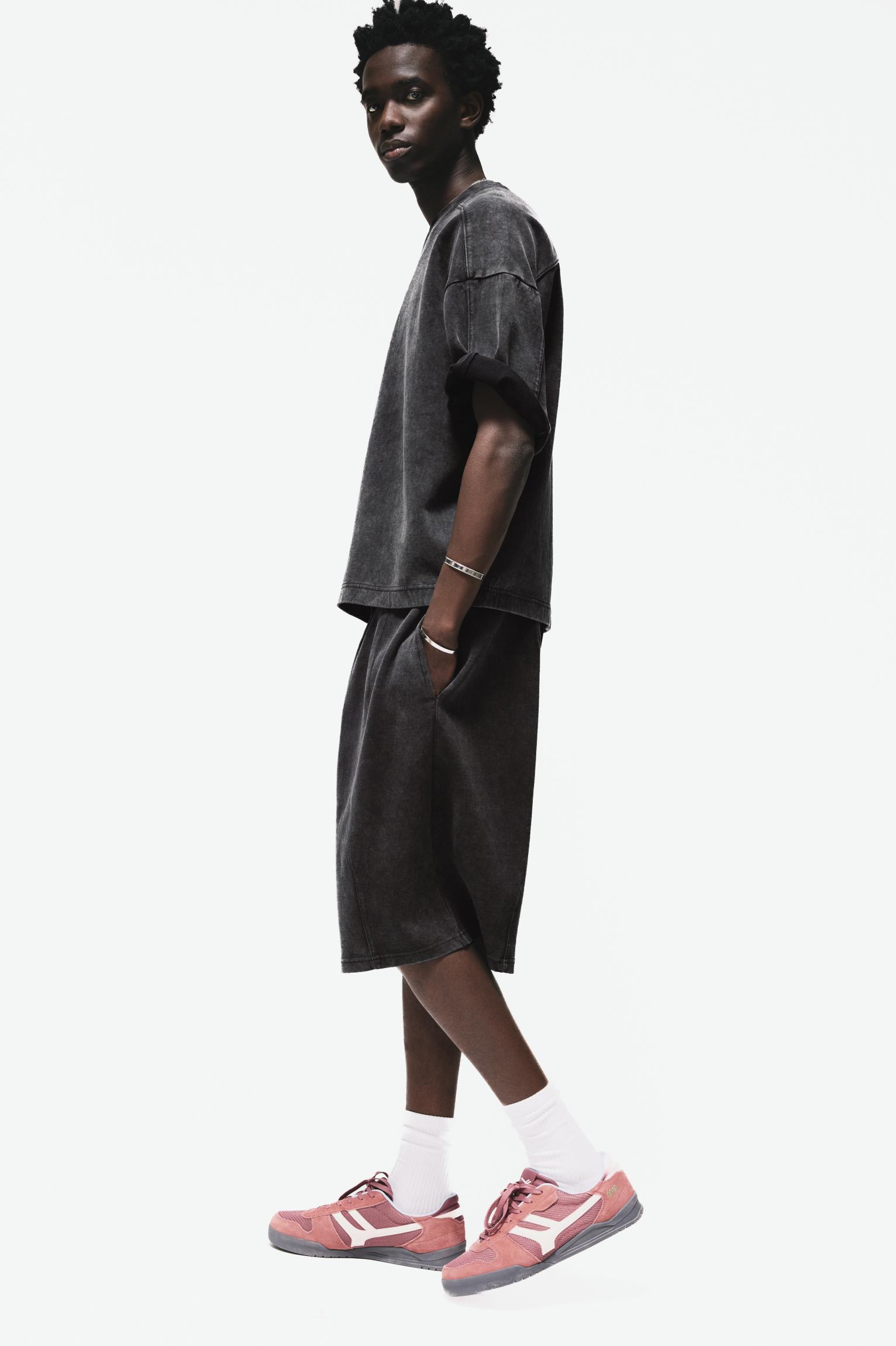 Super baggy Bermuda short sweatpants Product Image