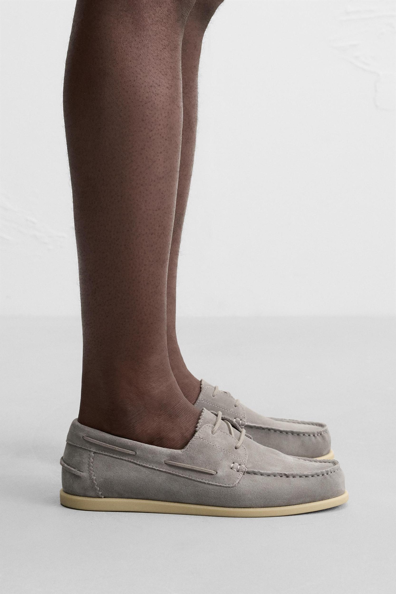 LEATHER DECK SHOES Product Image