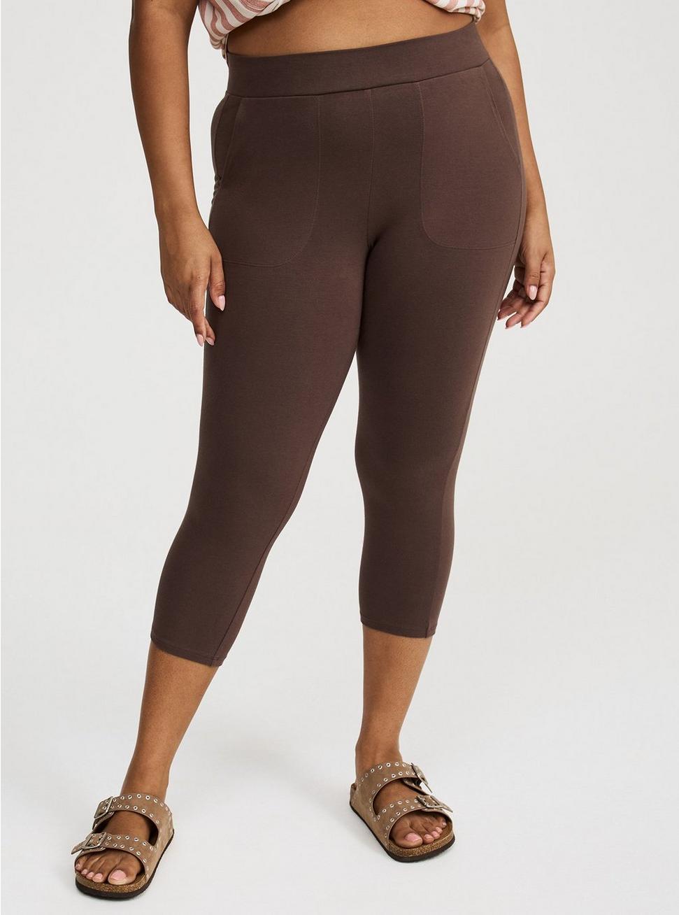 Capri Pocket Legging Product Image