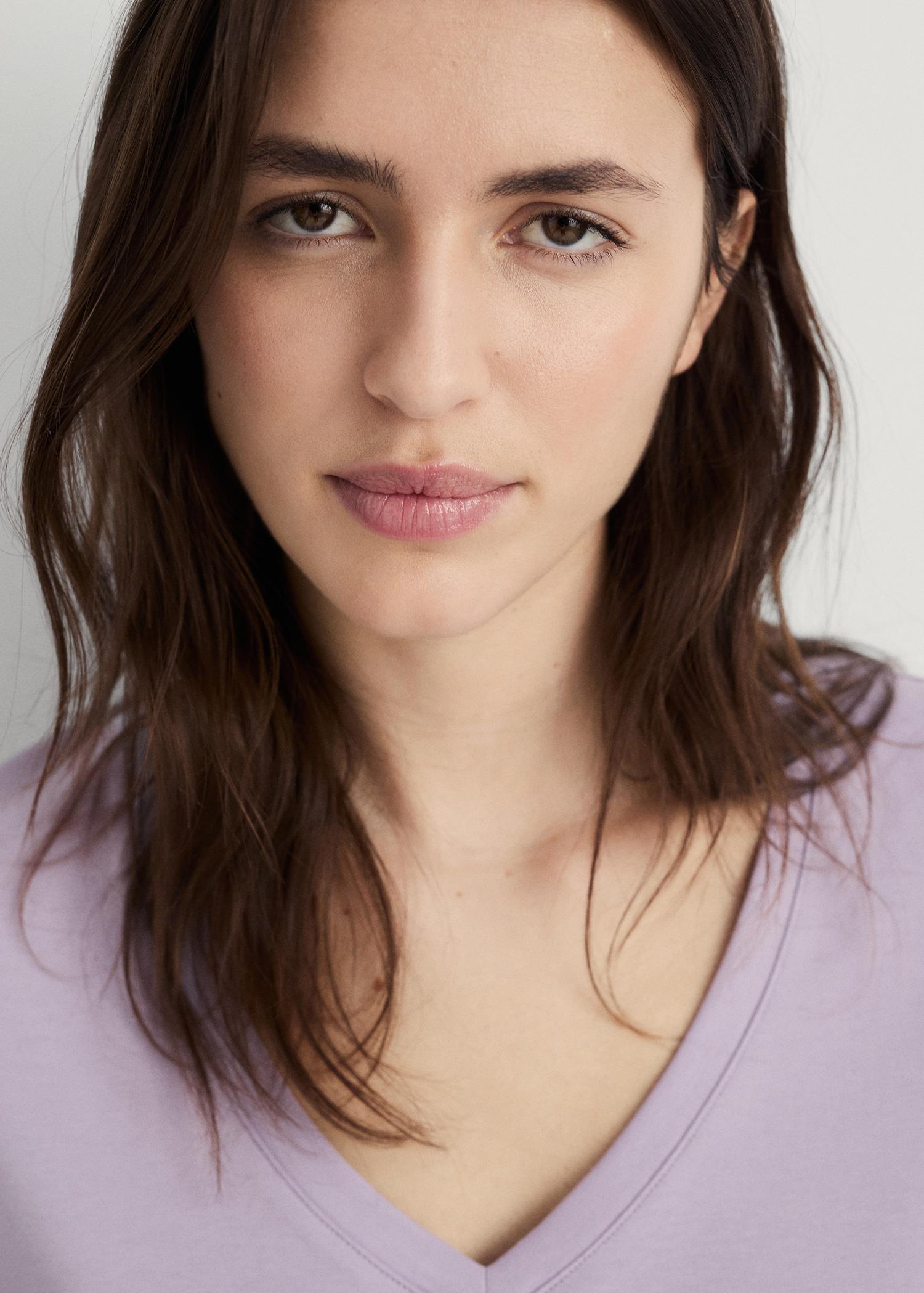 Plain V-neck cotton pajama t-shirt - Women | MANGO USA Product Image