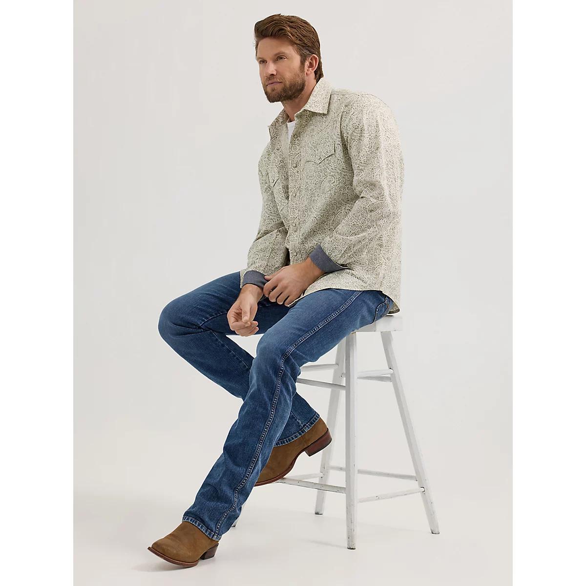 Men's Wrangler® Retro® Premium Long Sleeve Western Snap Printed Shirt in Floral T Product Image