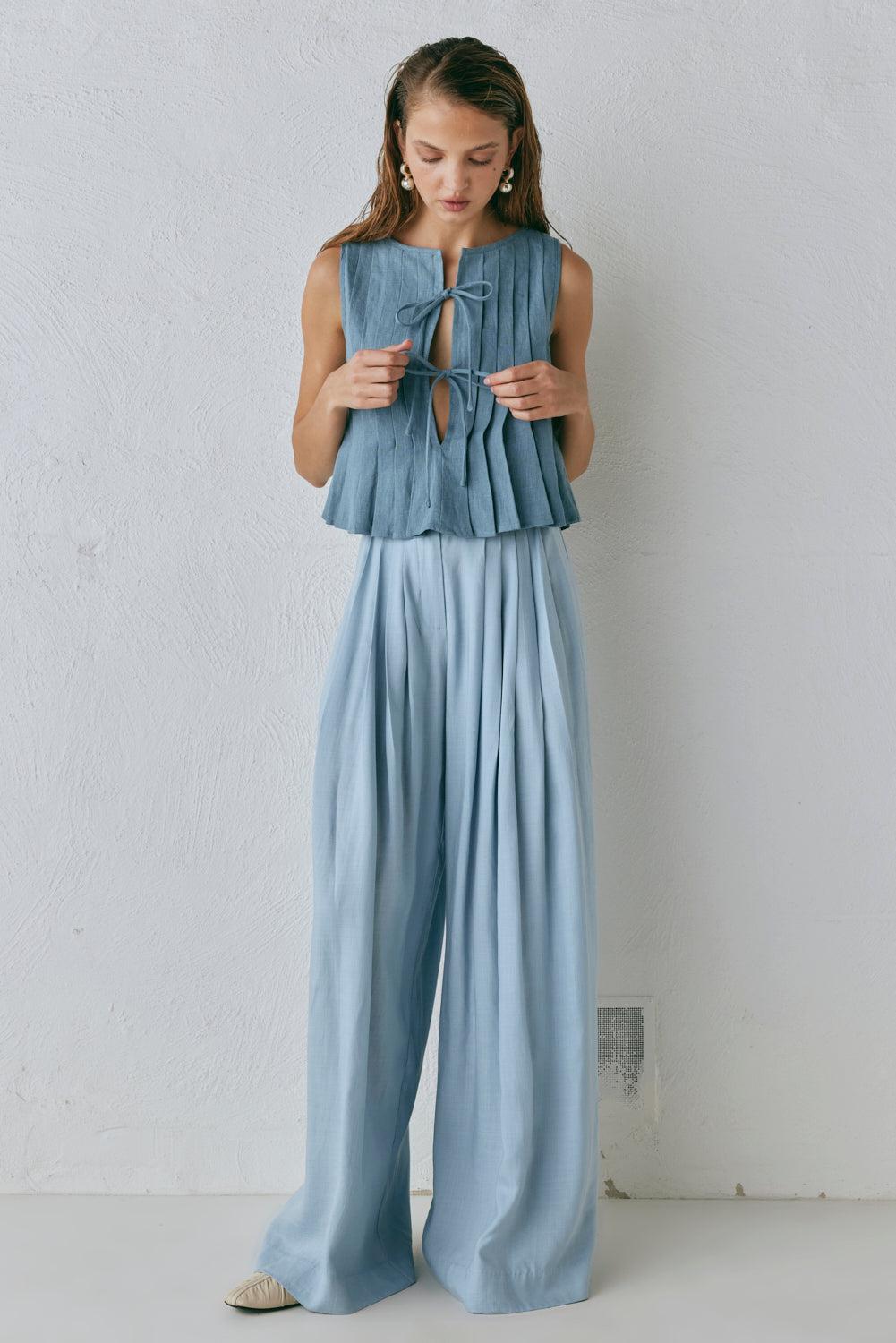 Valeria Linen Top Lake Product Image