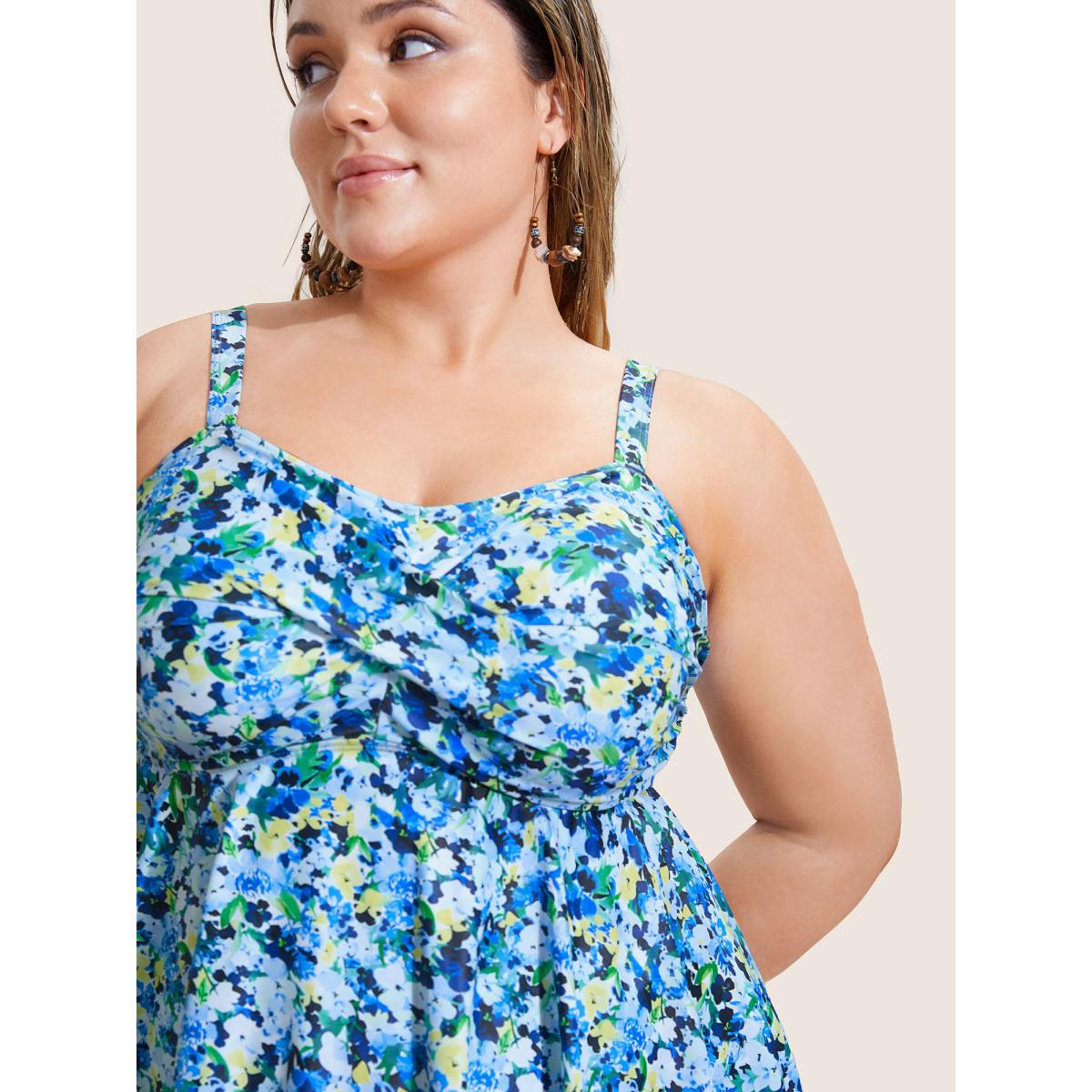 Plus Size Ditsy Floral Crossover Adjustable Straps Swim Top Women's Swimwear Multicolor Beach Twist High stretch Bodycon Heart neckline Curve Swim Tops BloomChic 18-20/2X Product Image