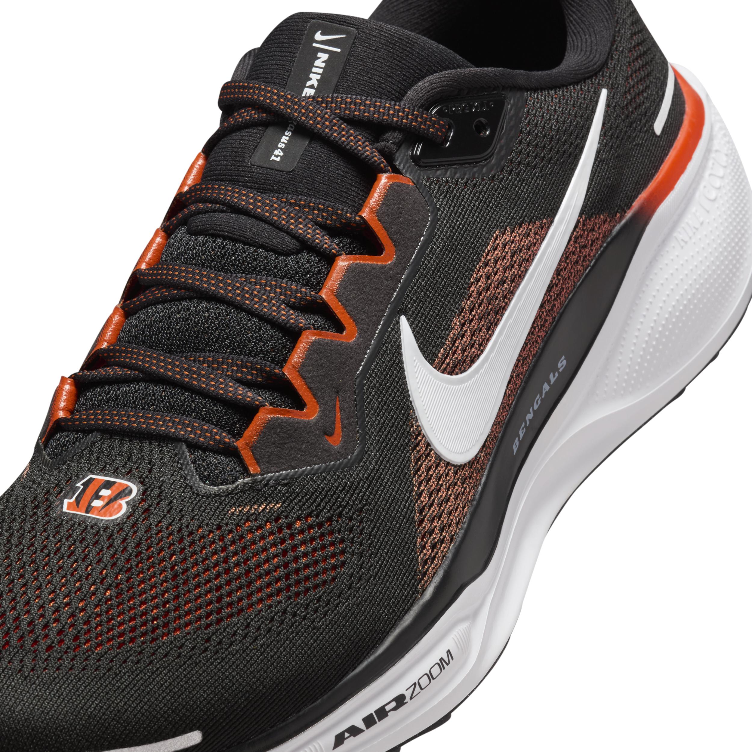 Nike Women's Air Pegasus 2005 Shoes Product Image