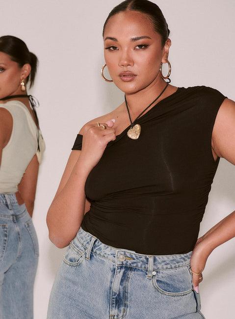 Beller Top Black Product Image