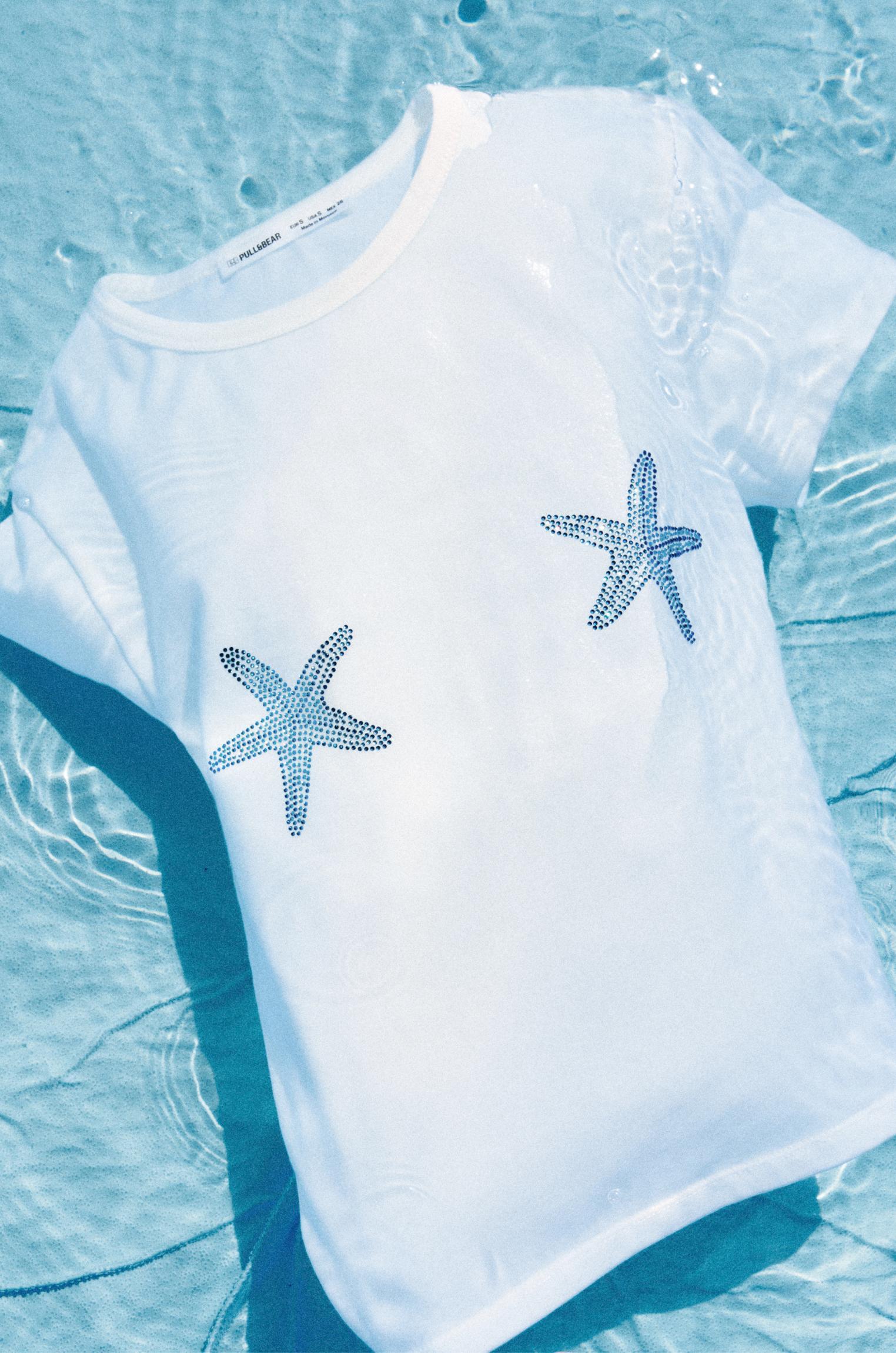 Rhinestone star T-shirt Product Image