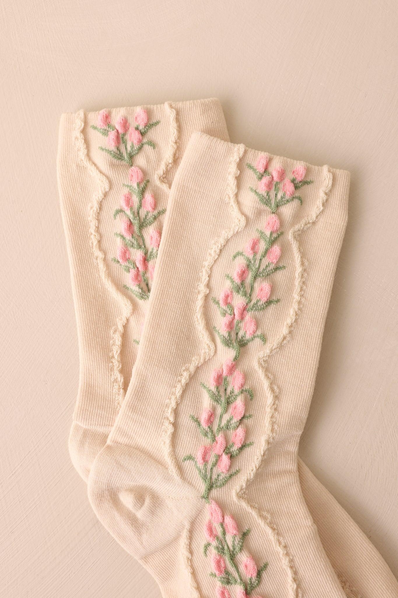 Roseate Pendant Beige Floral Crew Socks Product Image