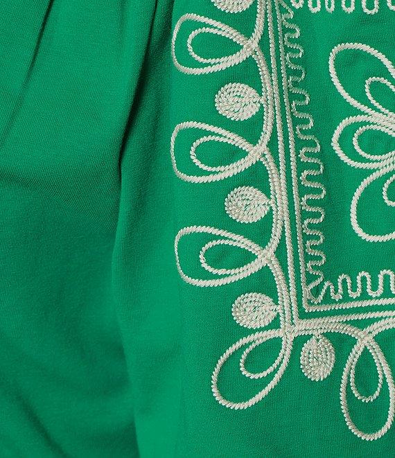 Calessa Petite Size Embroidered Knit Split V-Neck Short Puff Sleeve Tunic Product Image