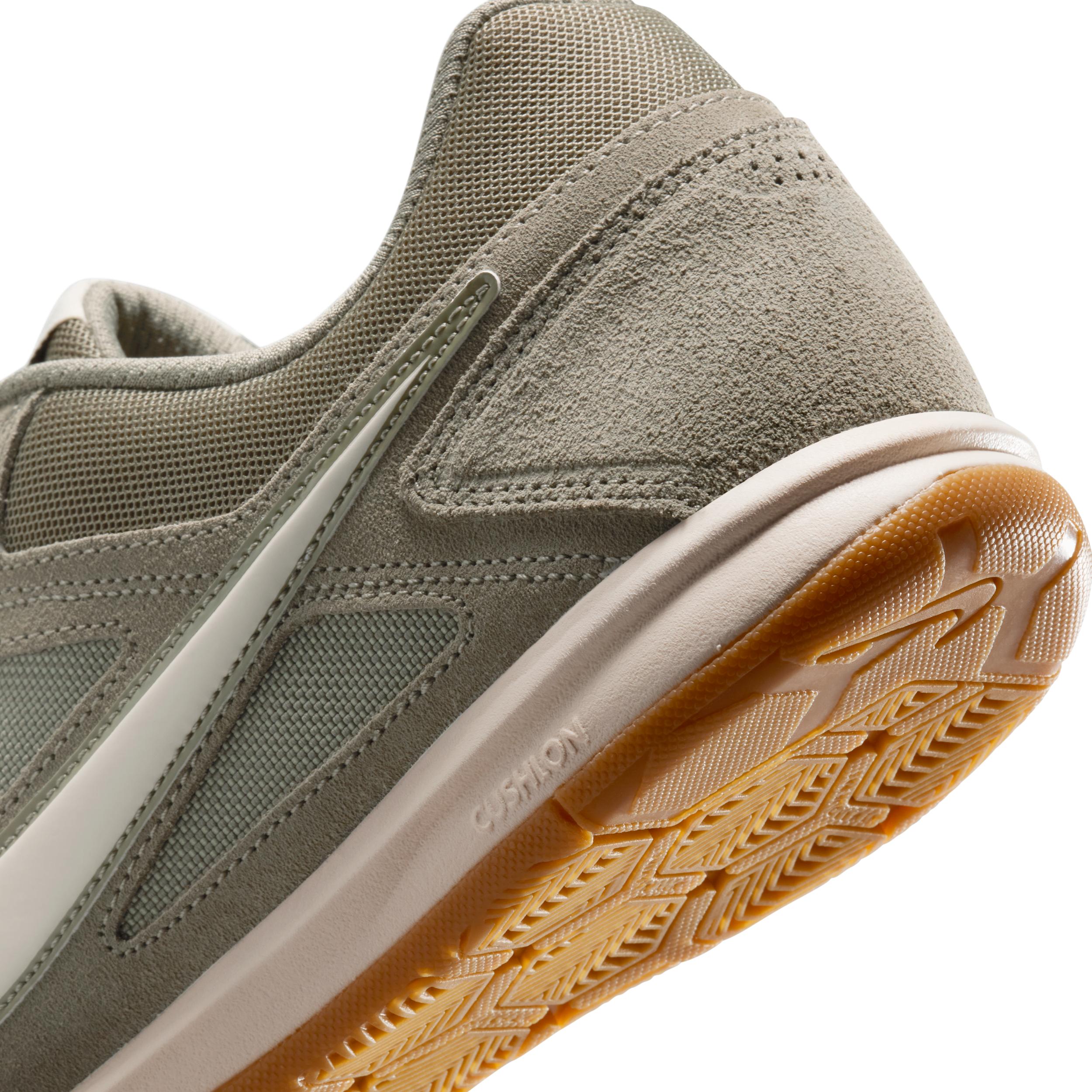 Nike Mens Gato Shoes | HQ6019-400 Product Image