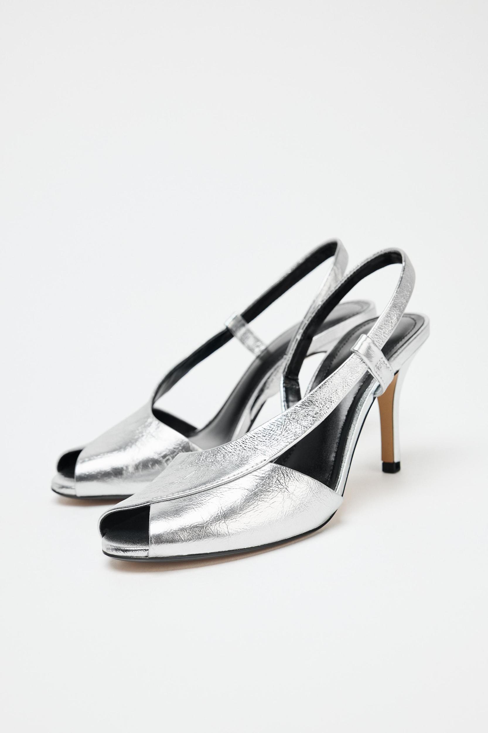 OPEN-TOE LEATHER SANDALS Product Image