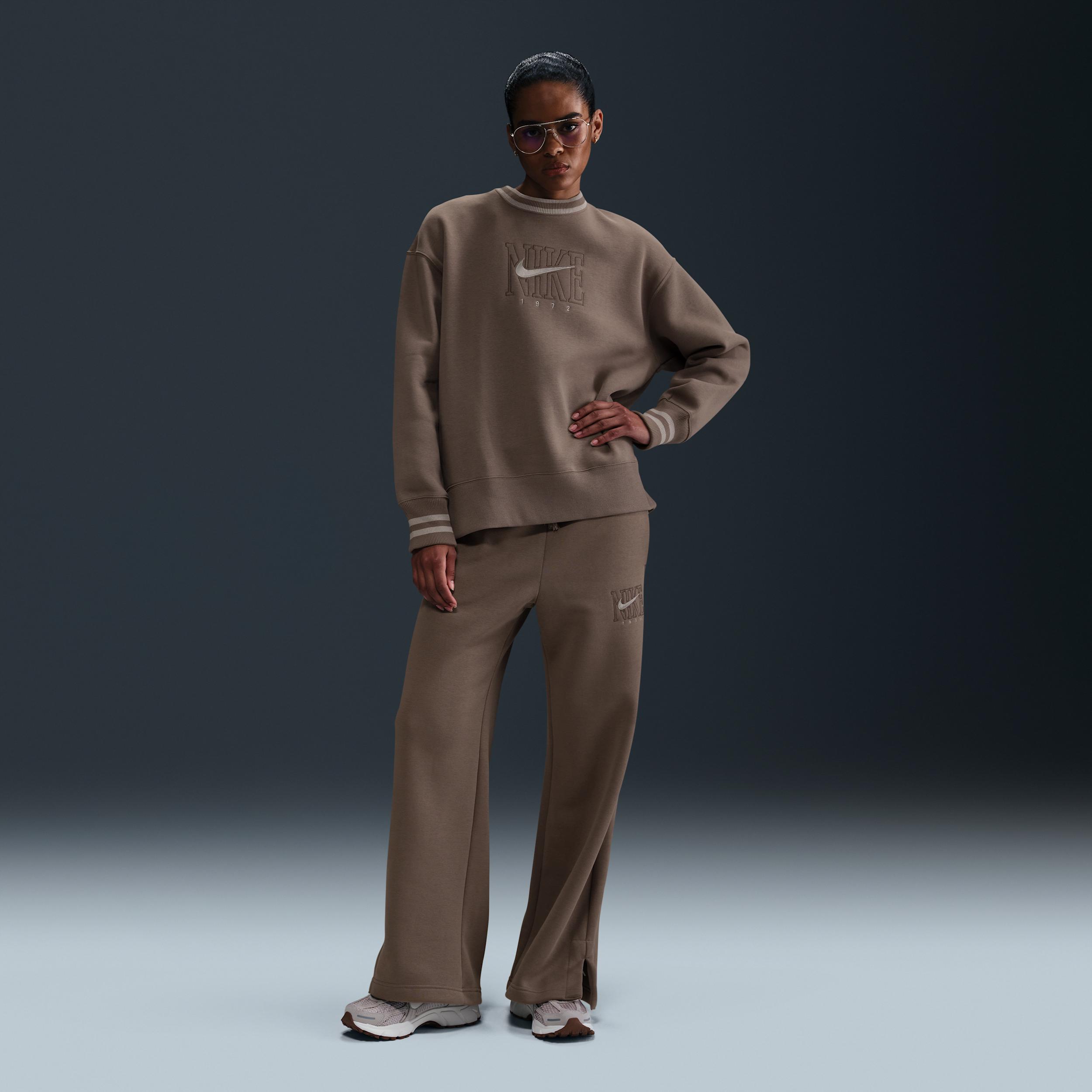 Womens Nike Sportswear Phoenix Fleece Oversized Graphic Crew-Neck Sweatshirt | HJ0949-233 Product Image