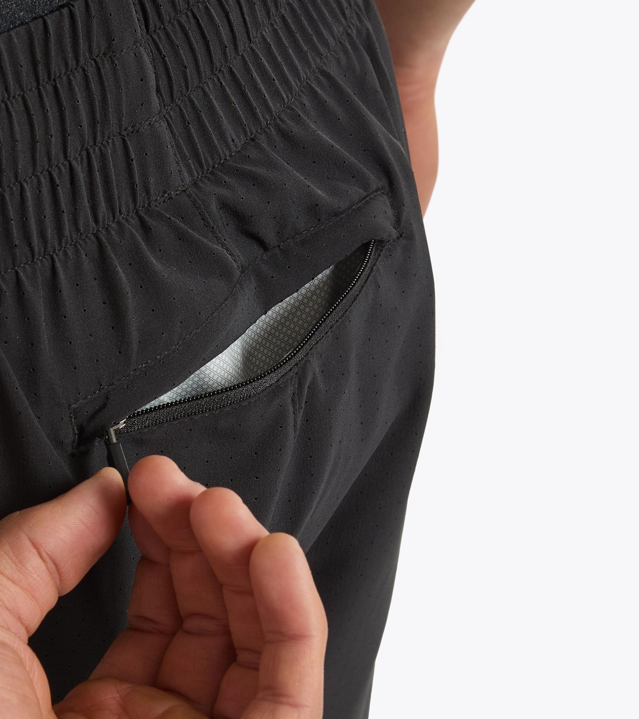 SHORTS 2IN1 5'' RUN CREW Product Image