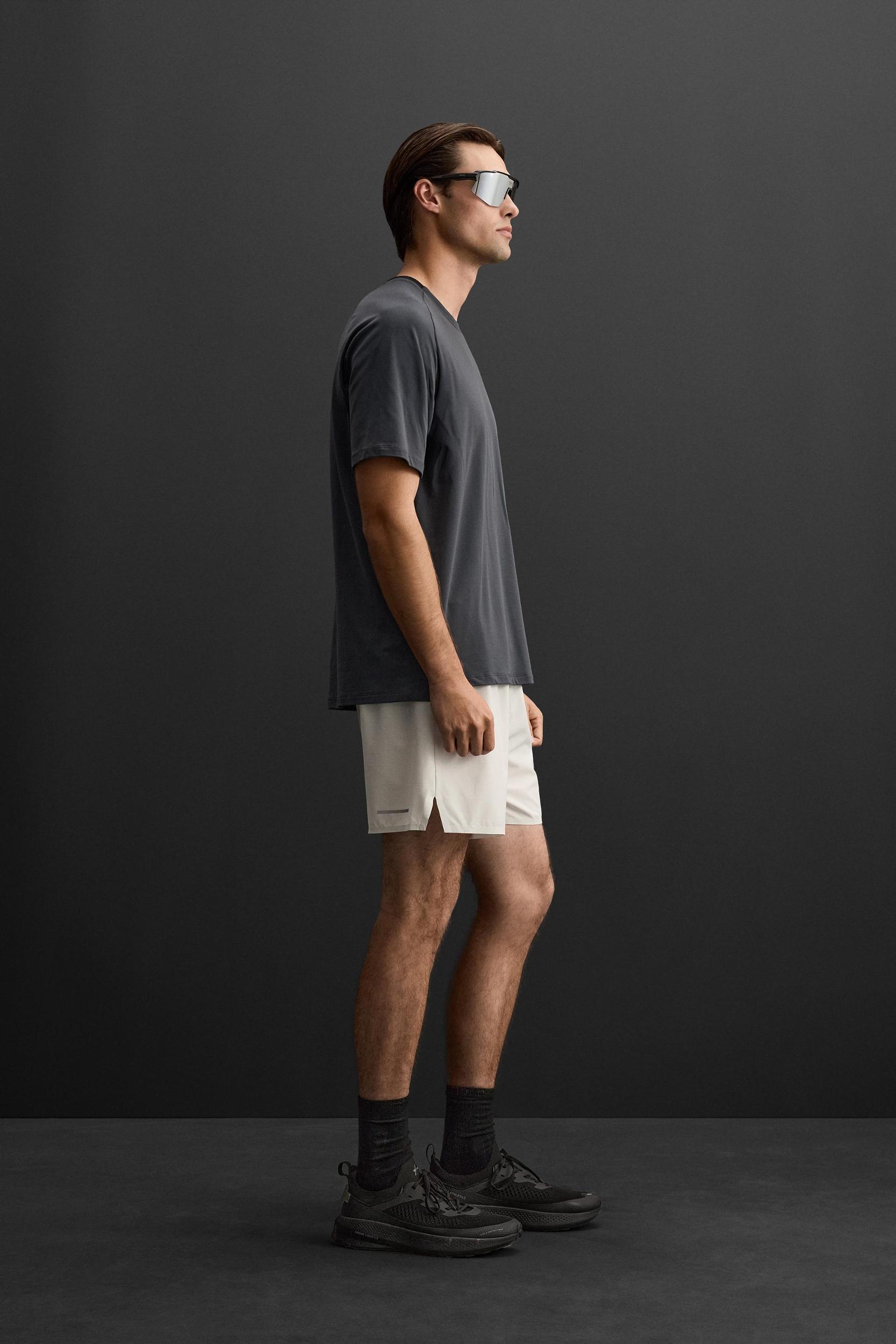 TEXTURED RUNNING SHORTS Product Image
