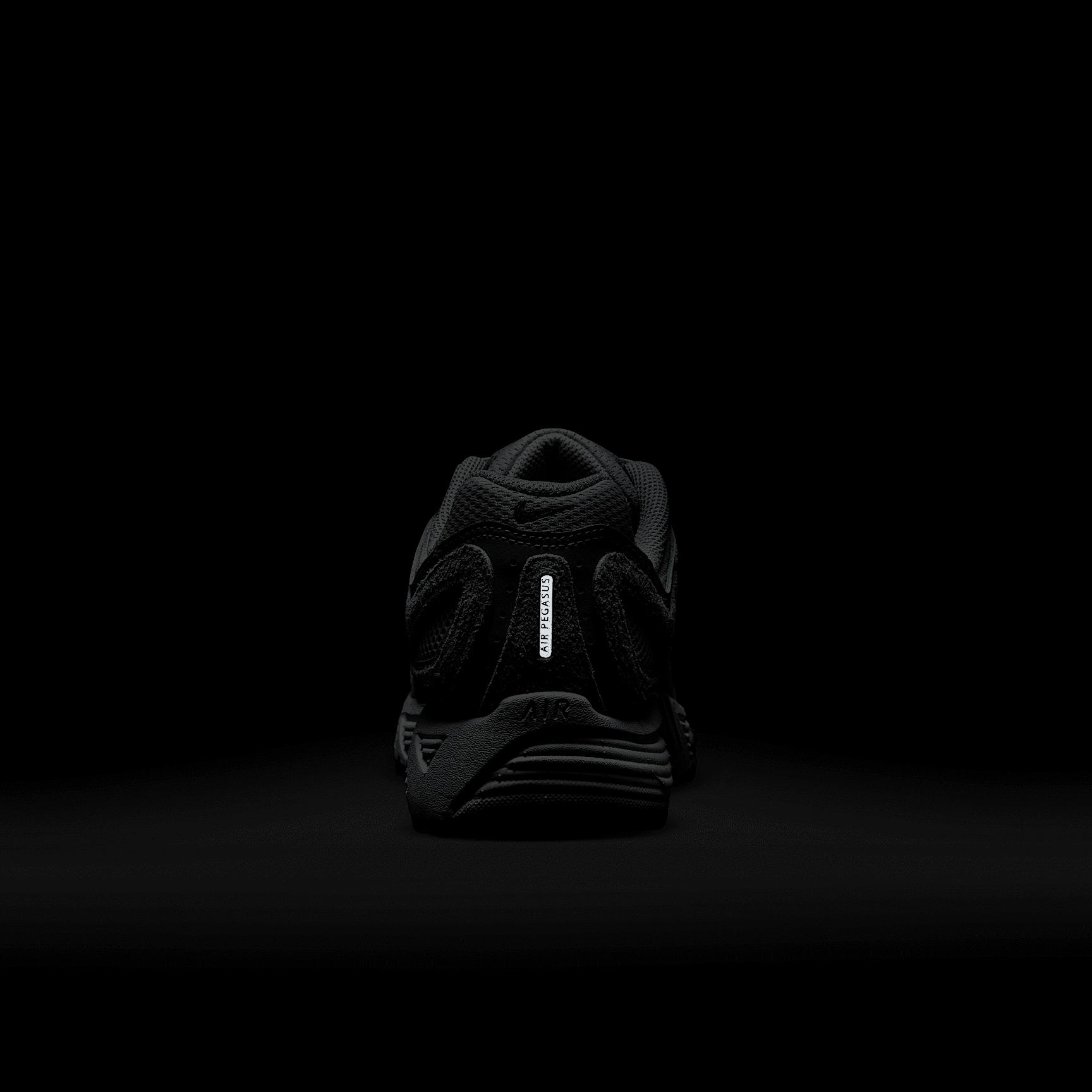 Nike Womens Air Pegasus 2005 Shoes | HQ1675-100 Product Image