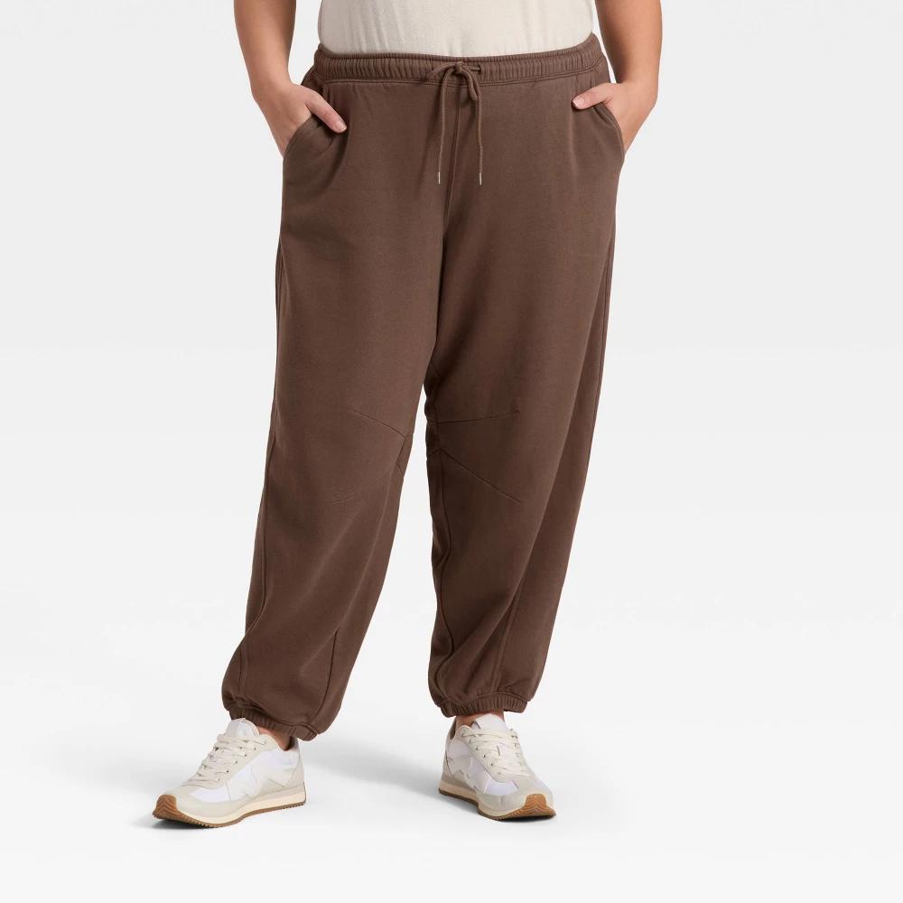 Women's Mid-Rise Barrel Leg Sweatpants - Universal Thread™ Cream 4X Product Image
