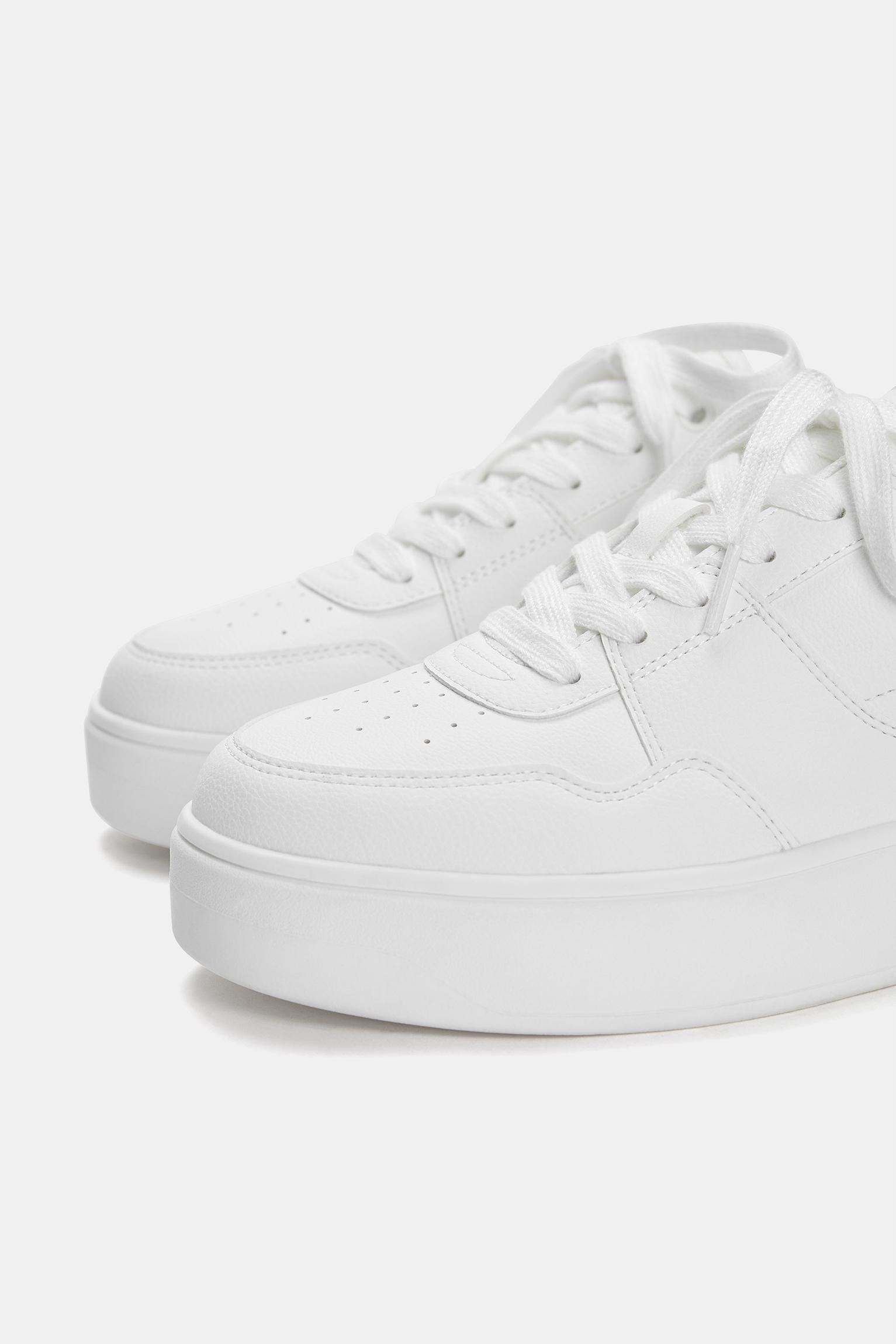 Chunky sole sneakers Product Image