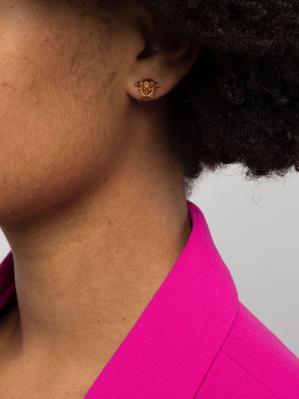 Medusa stud earrings Product Image