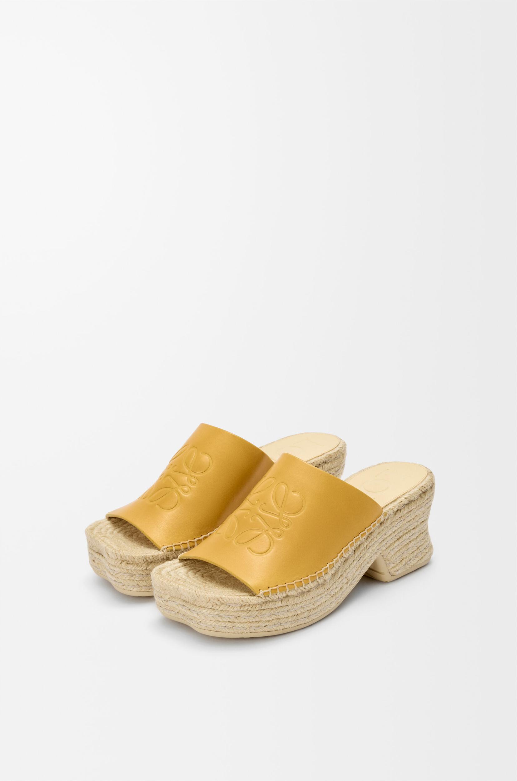 Petal espadrille platform slide in vegetable-tanned calfskin Product Image