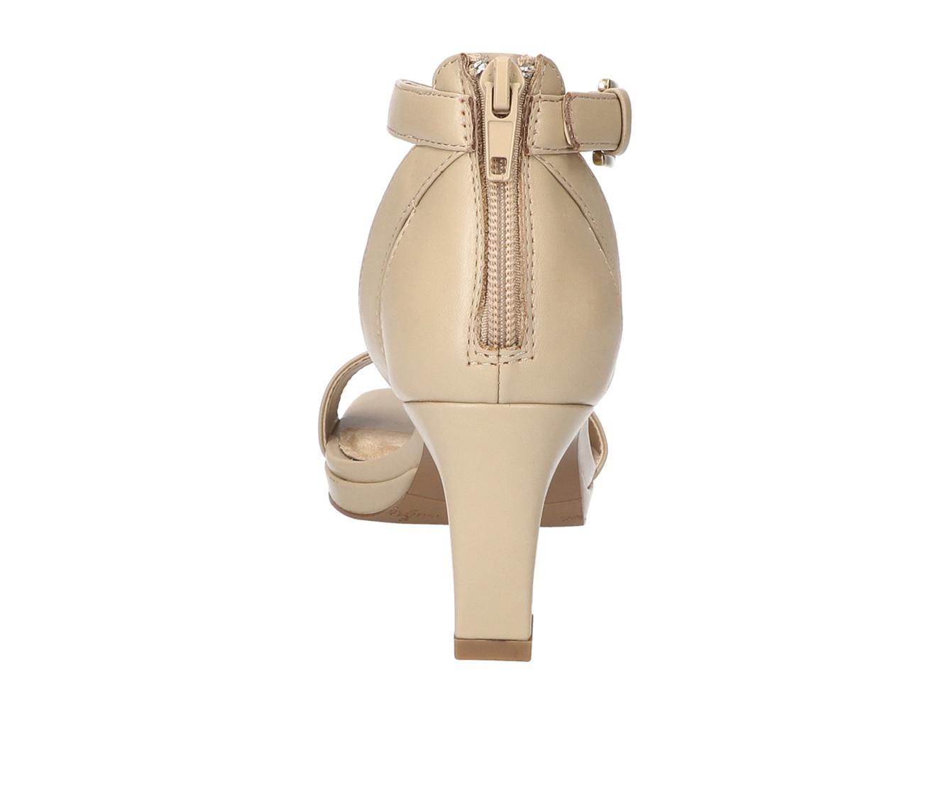 Women's Easy Street Ro Pumps Product Image