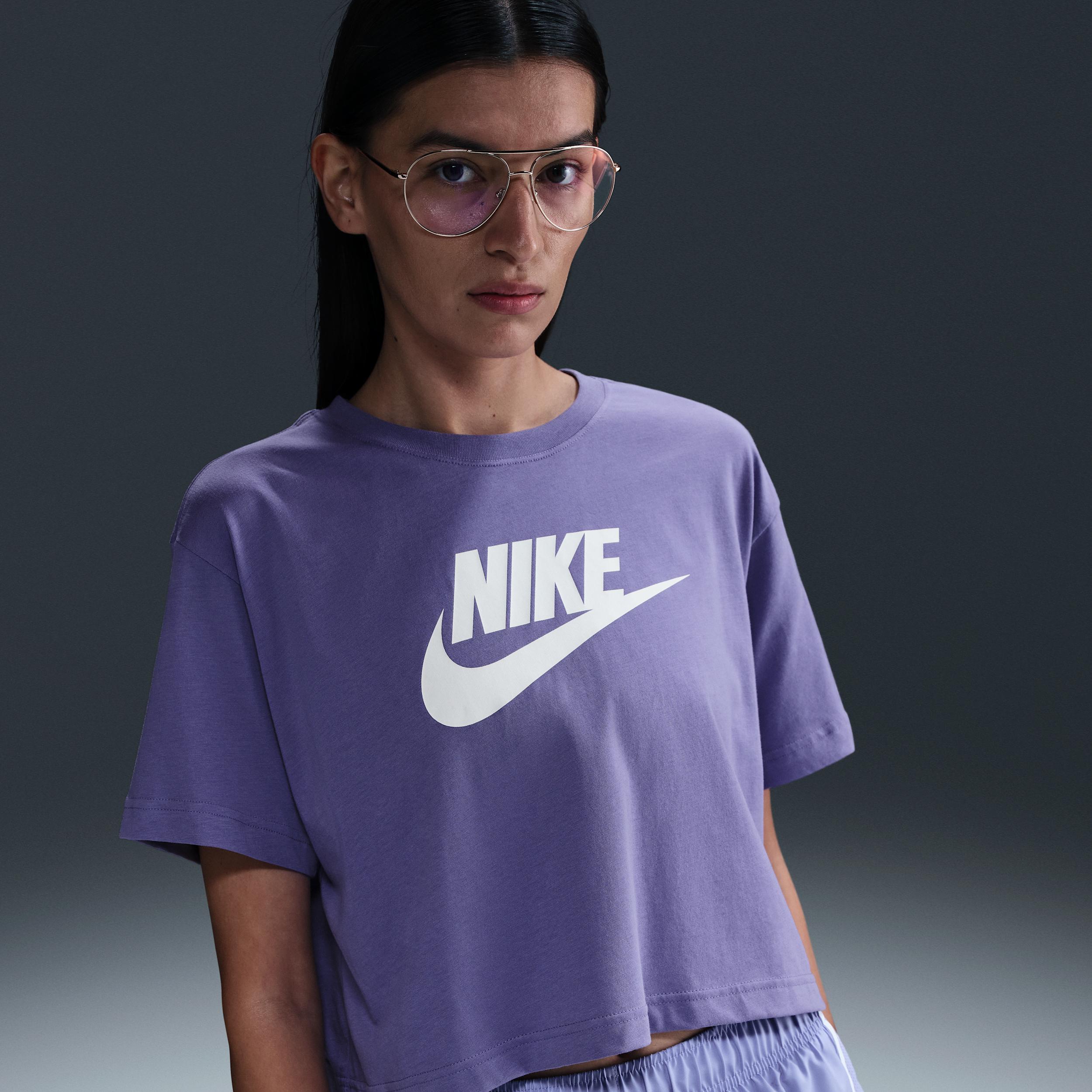 Women's Nike Sportswear Essential Cropped Logo T-Shirt Product Image